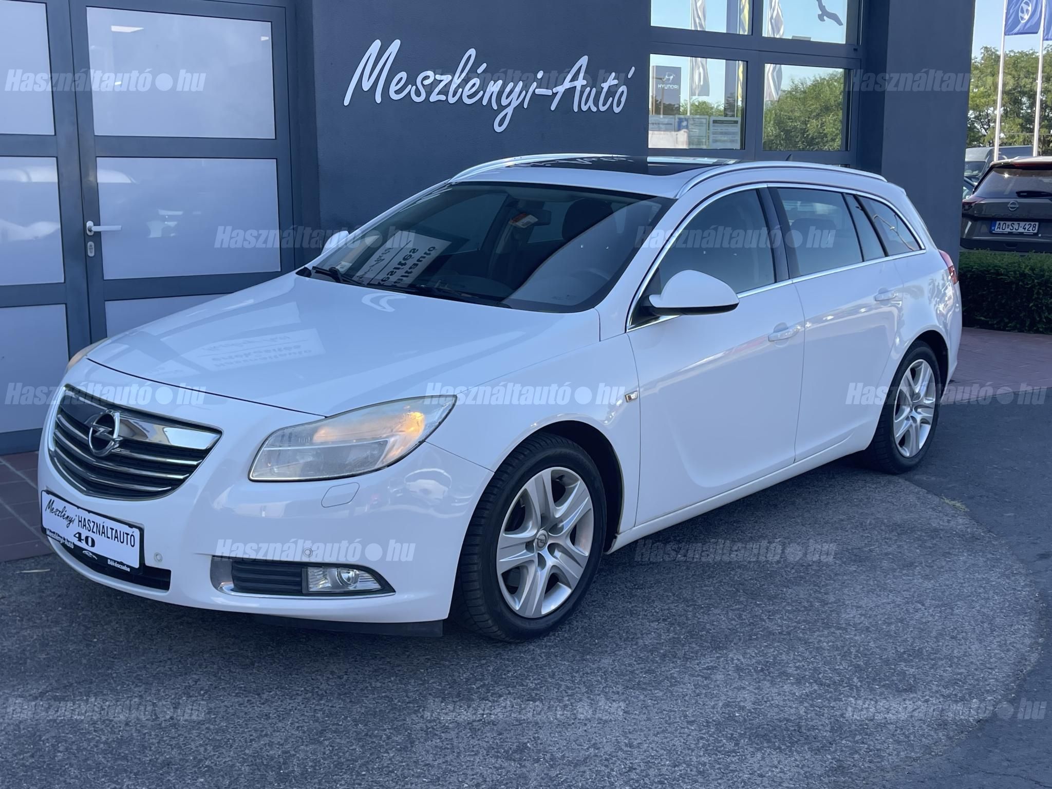 OPEL INSIGNIA 2010/2 - 1