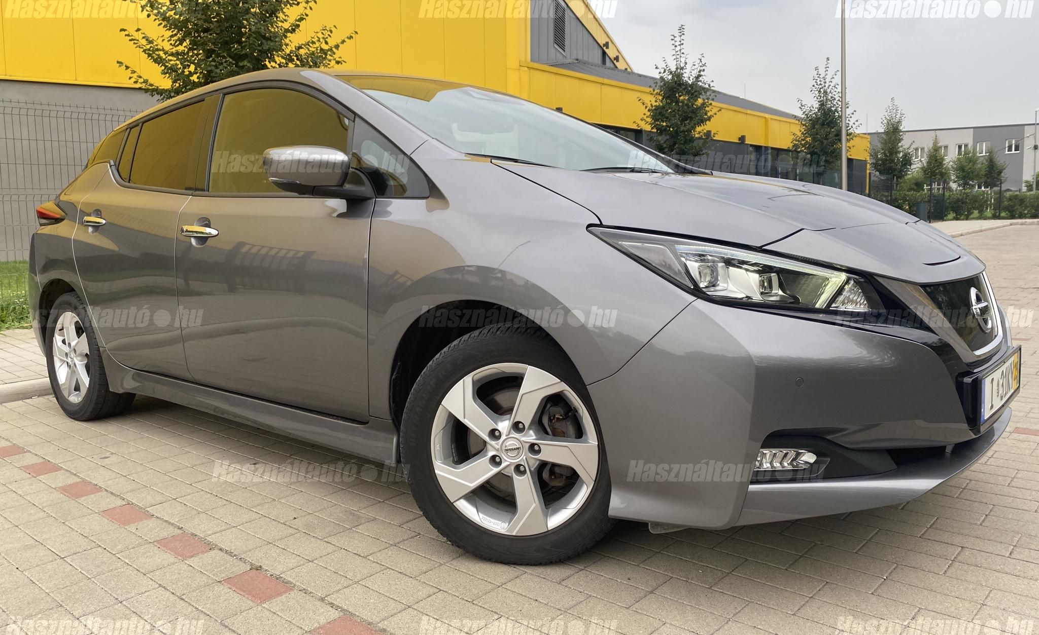 NISSAN LEAF 2022/1 - 1
