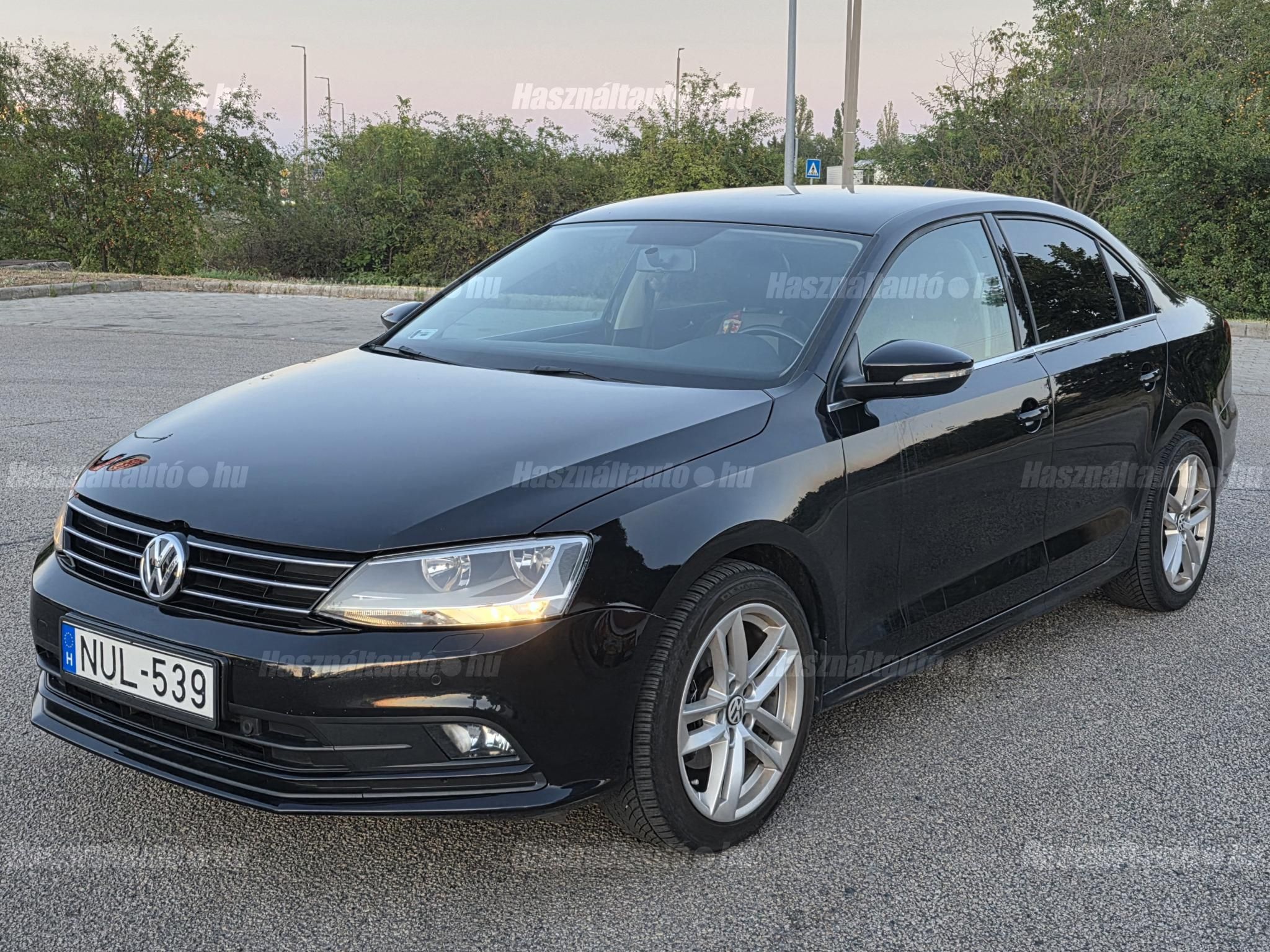 VOLKSWAGEN JETTA 2016/9 - 1