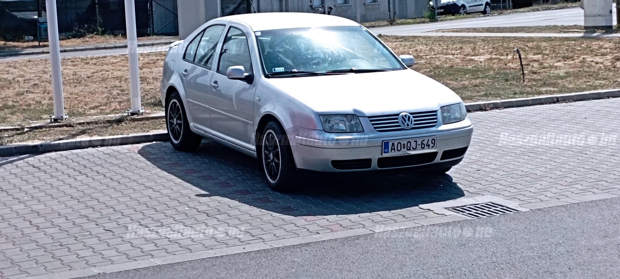 VOLKSWAGEN BORA 2003/9 - 1