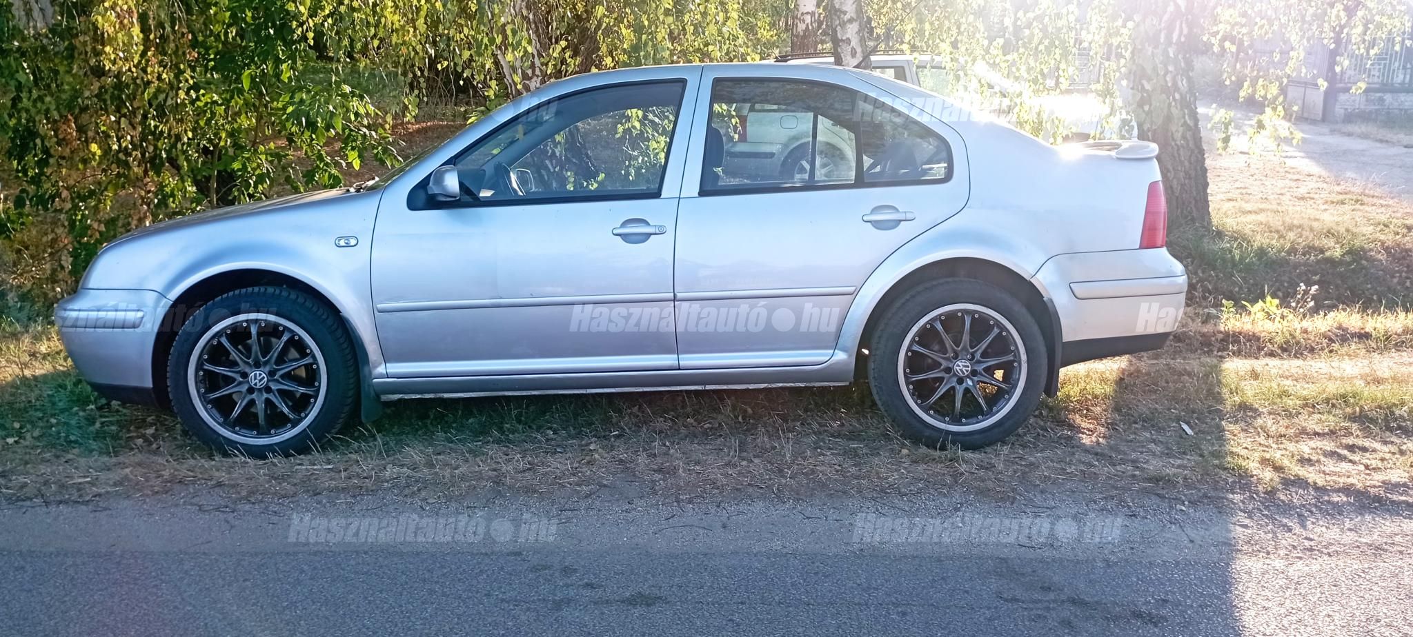 VOLKSWAGEN BORA 2003/9 - 1
