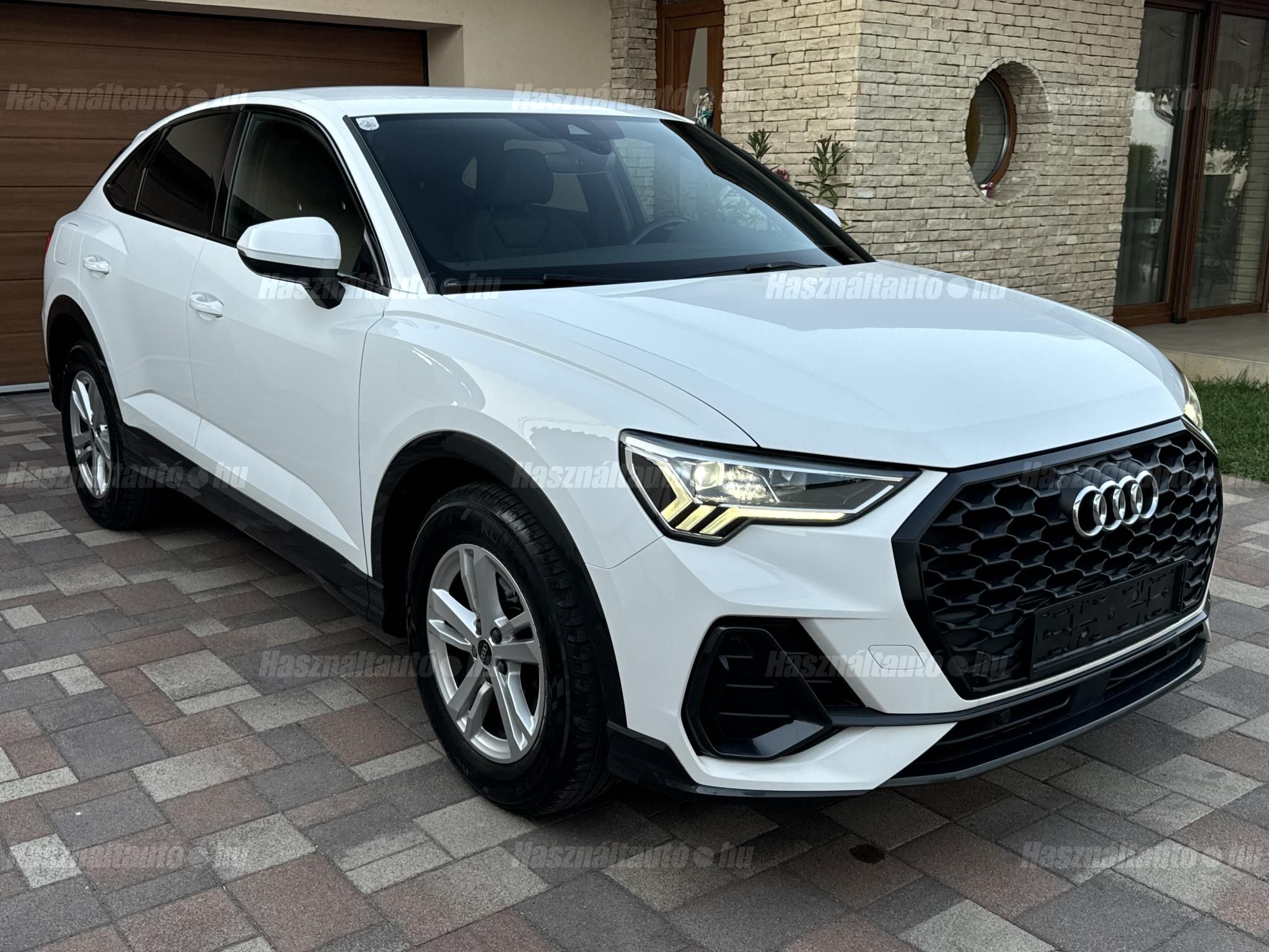 AUDI Q3 2021/6 - 1