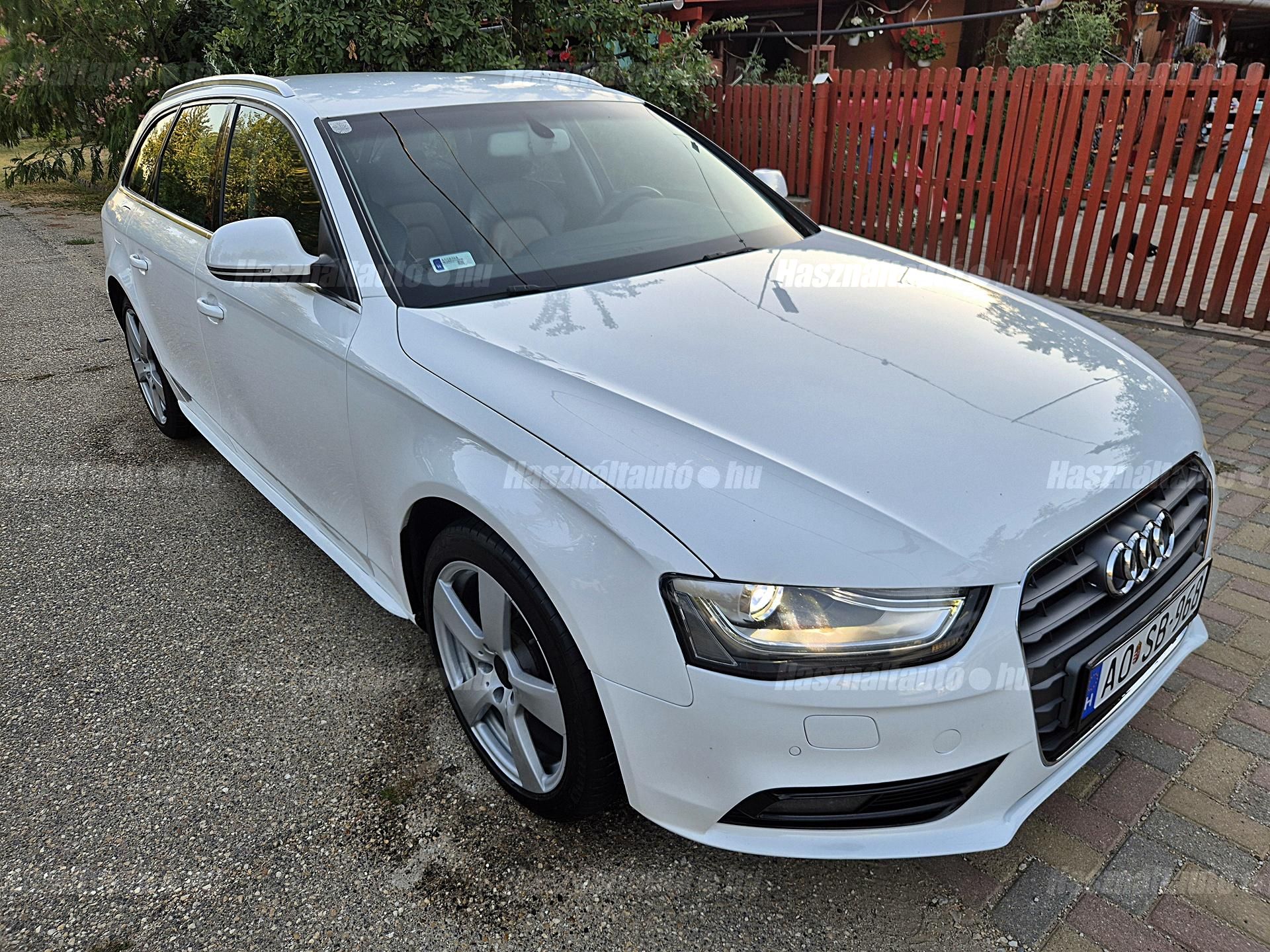 AUDI A4 2013/7 - 1