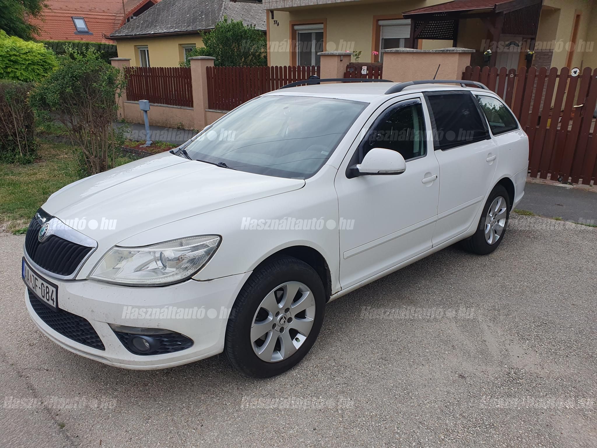 SKODA OCTAVIA 2012 - 1