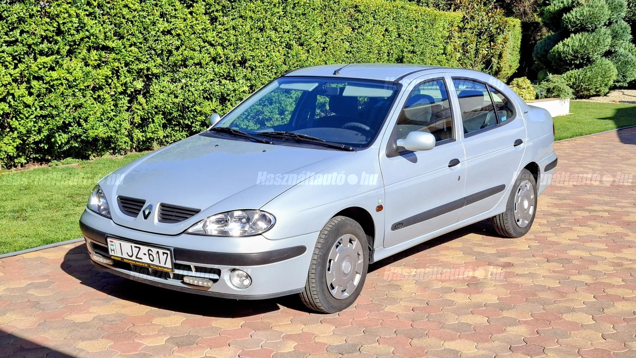 RENAULT MEGANE 2002/11 - 1