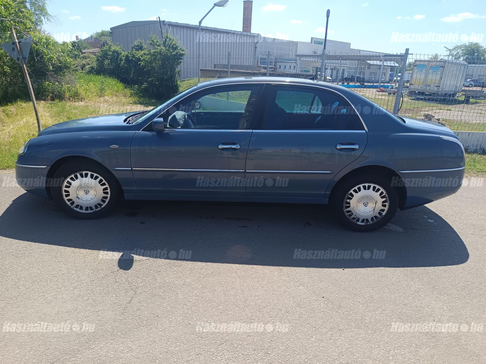 LANCIA THESIS 2002/5 - 1