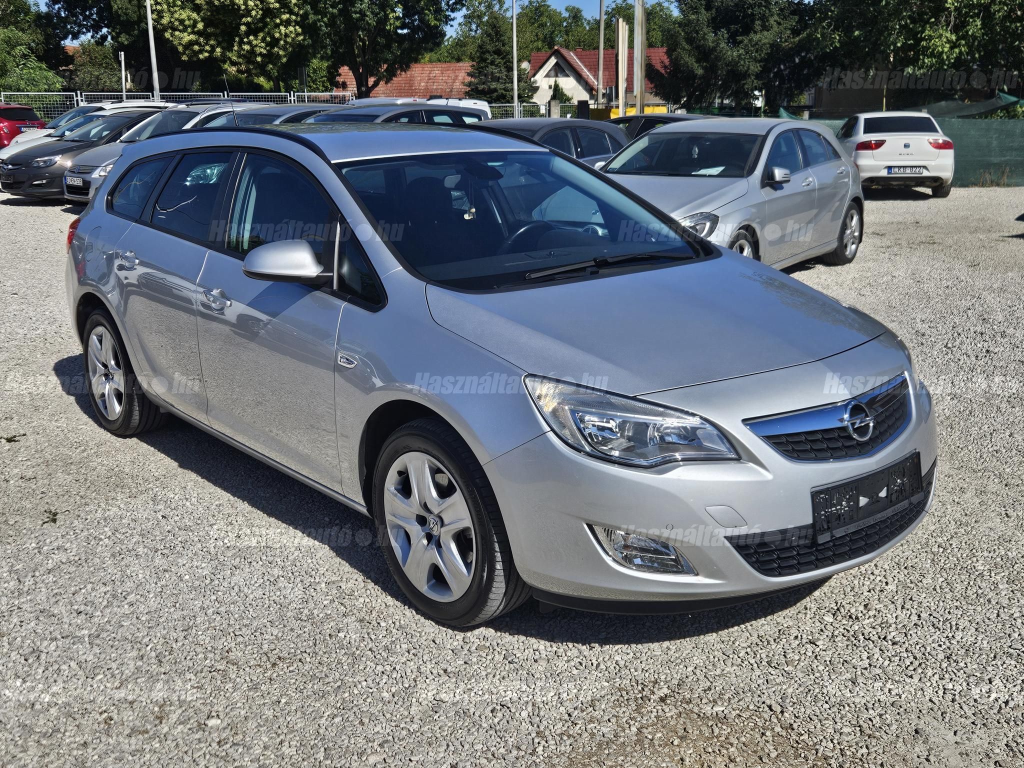 OPEL ASTRA J 2011/4 - 1