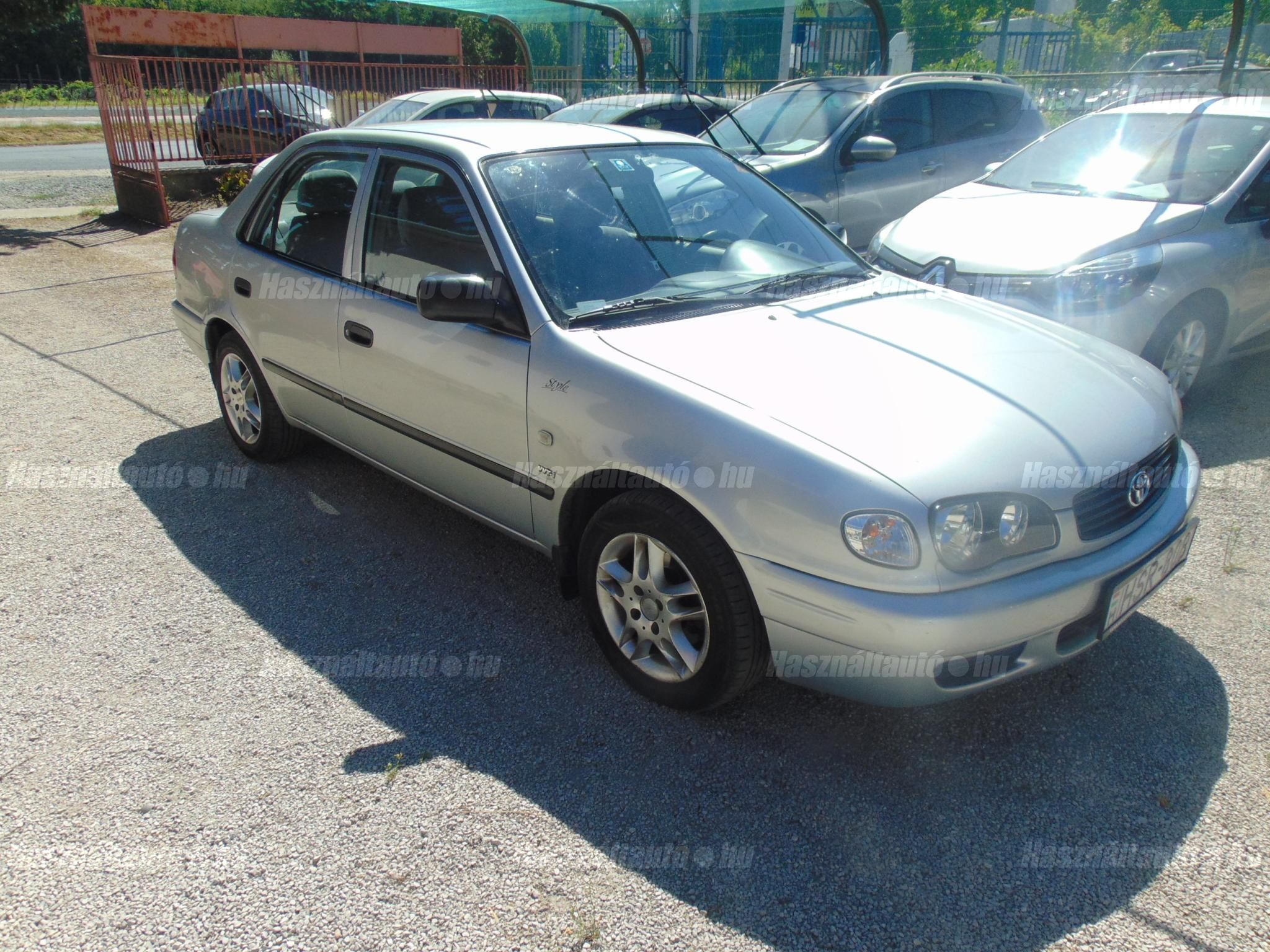 TOYOTA COROLLA 2000/7 - 1