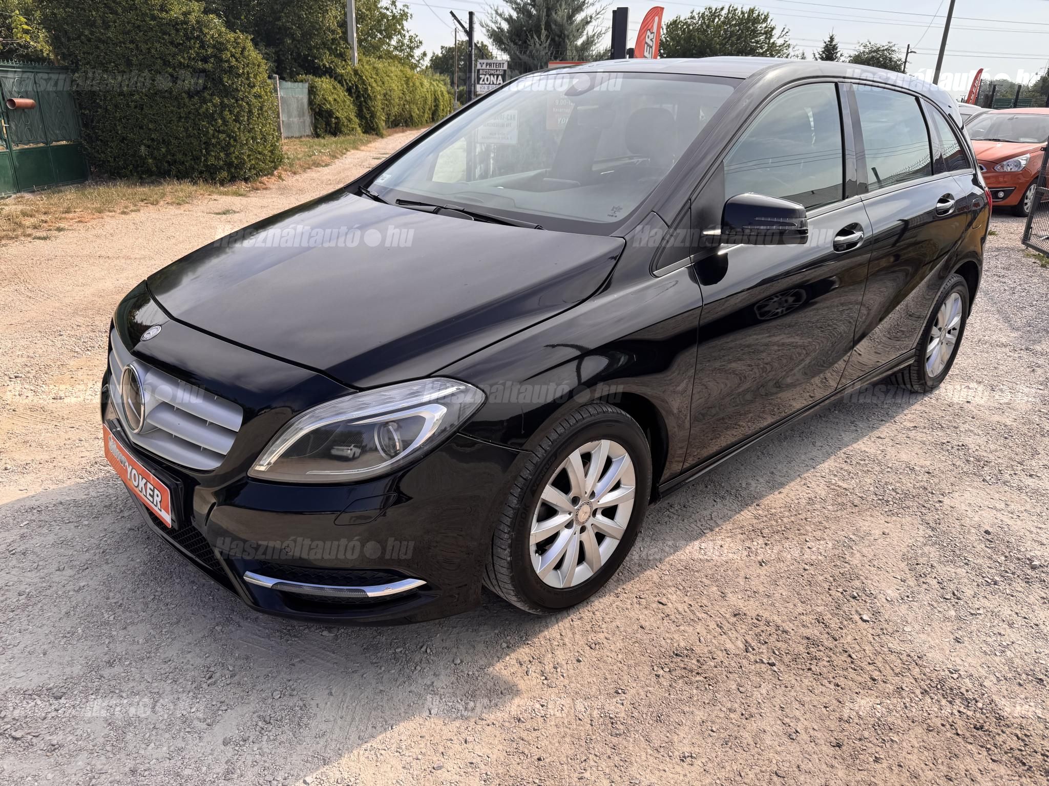 MERCEDES-BENZ B 180 2013/12 - 1
