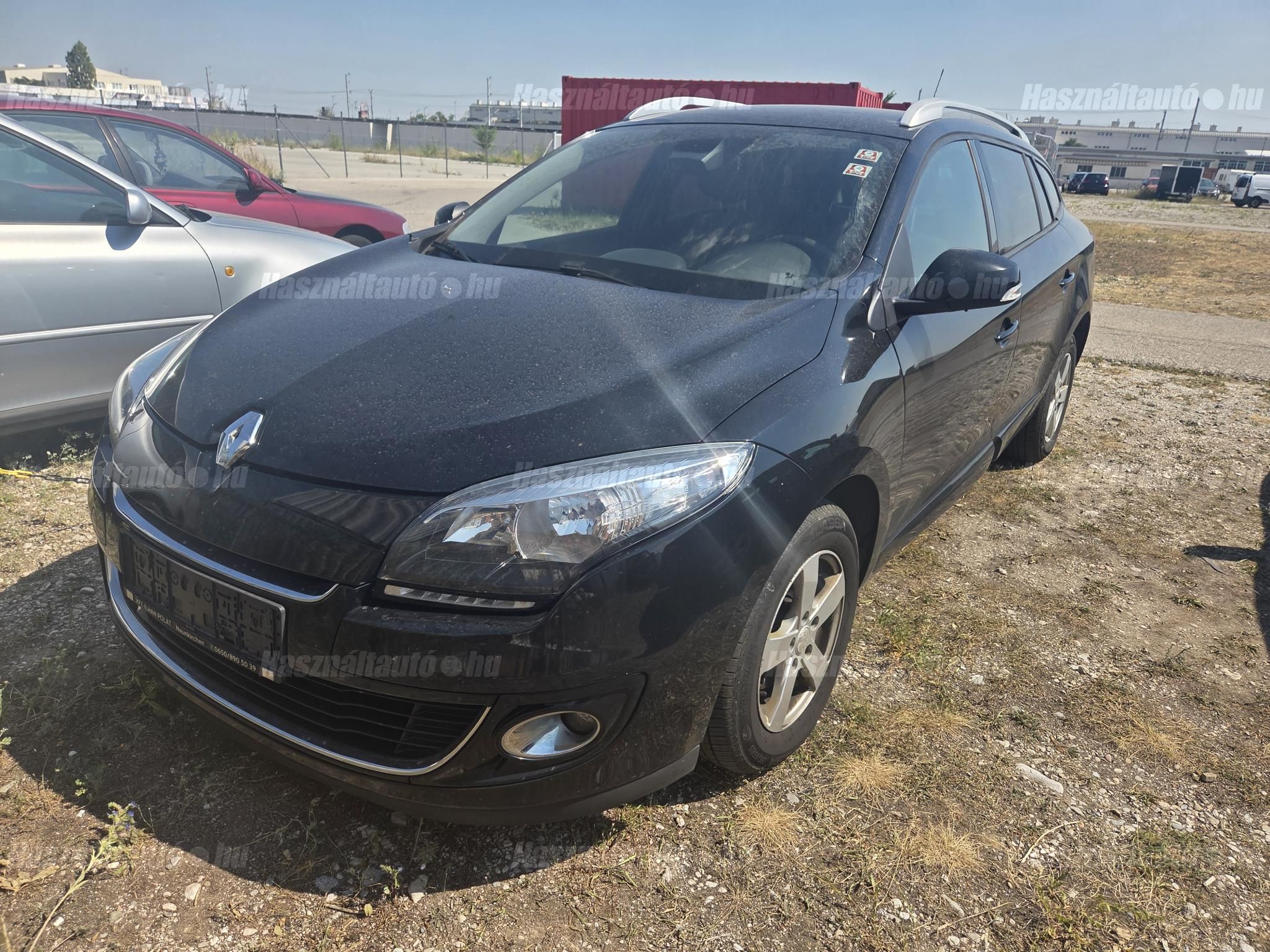 RENAULT MEGANE 2012/6 - 1