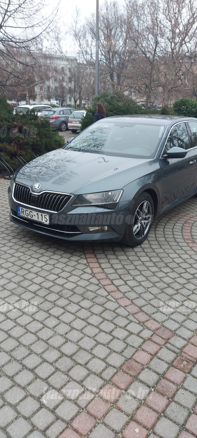 SKODA SUPERB 2018/12 - 1