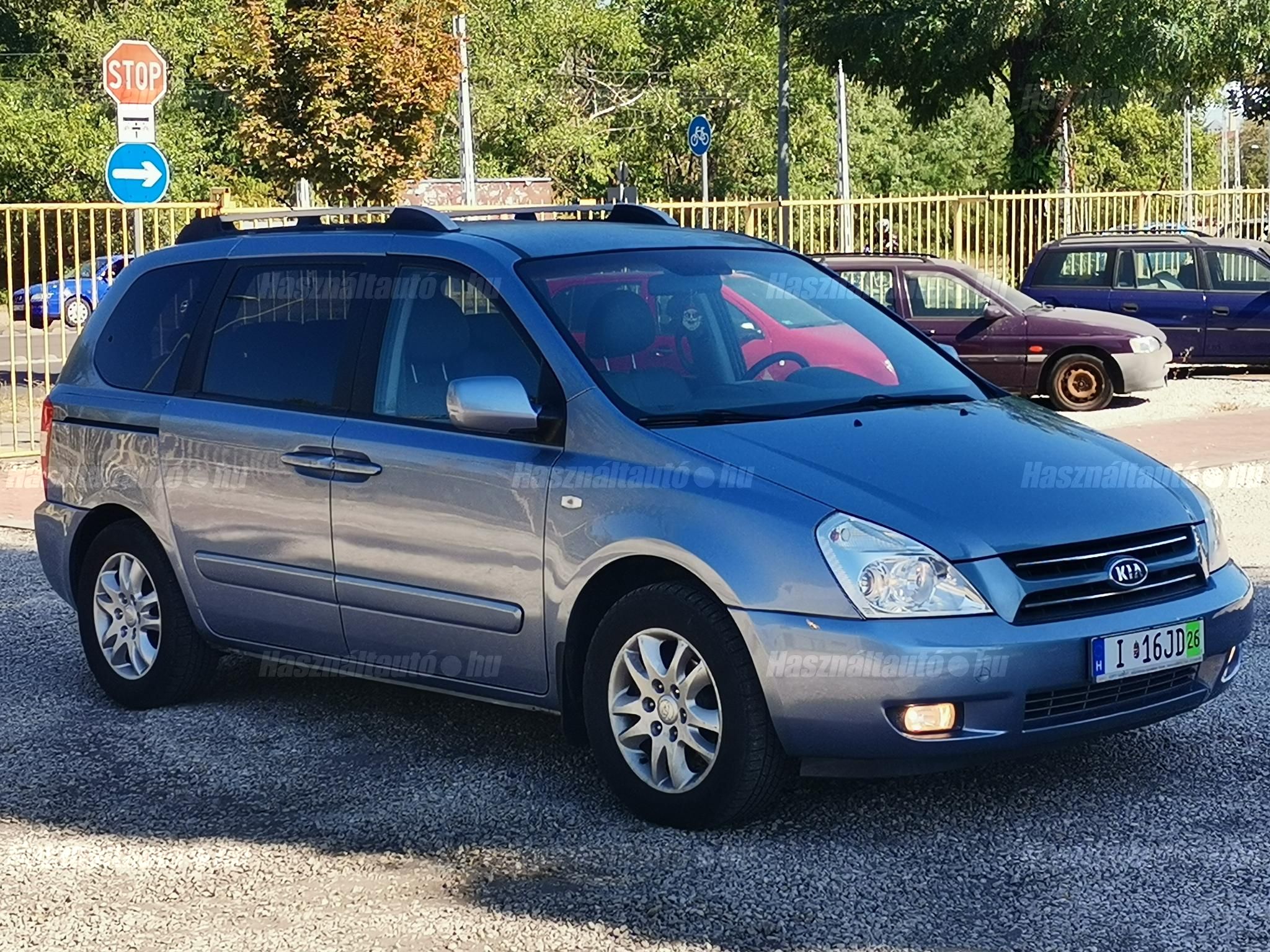 KIA CARNIVAL 2010/4 - 1