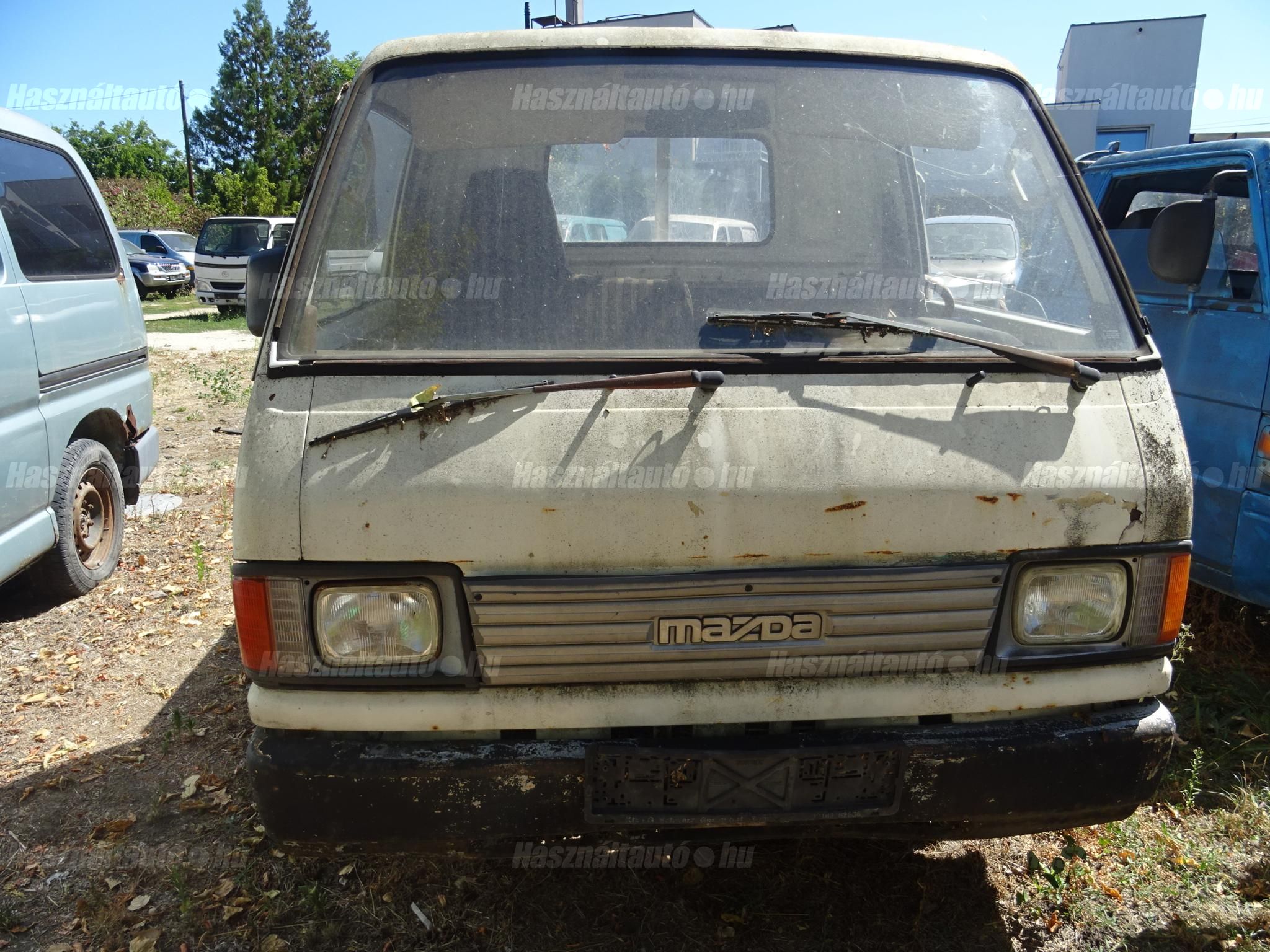 MAZDA E 2200 2001/2 - 1