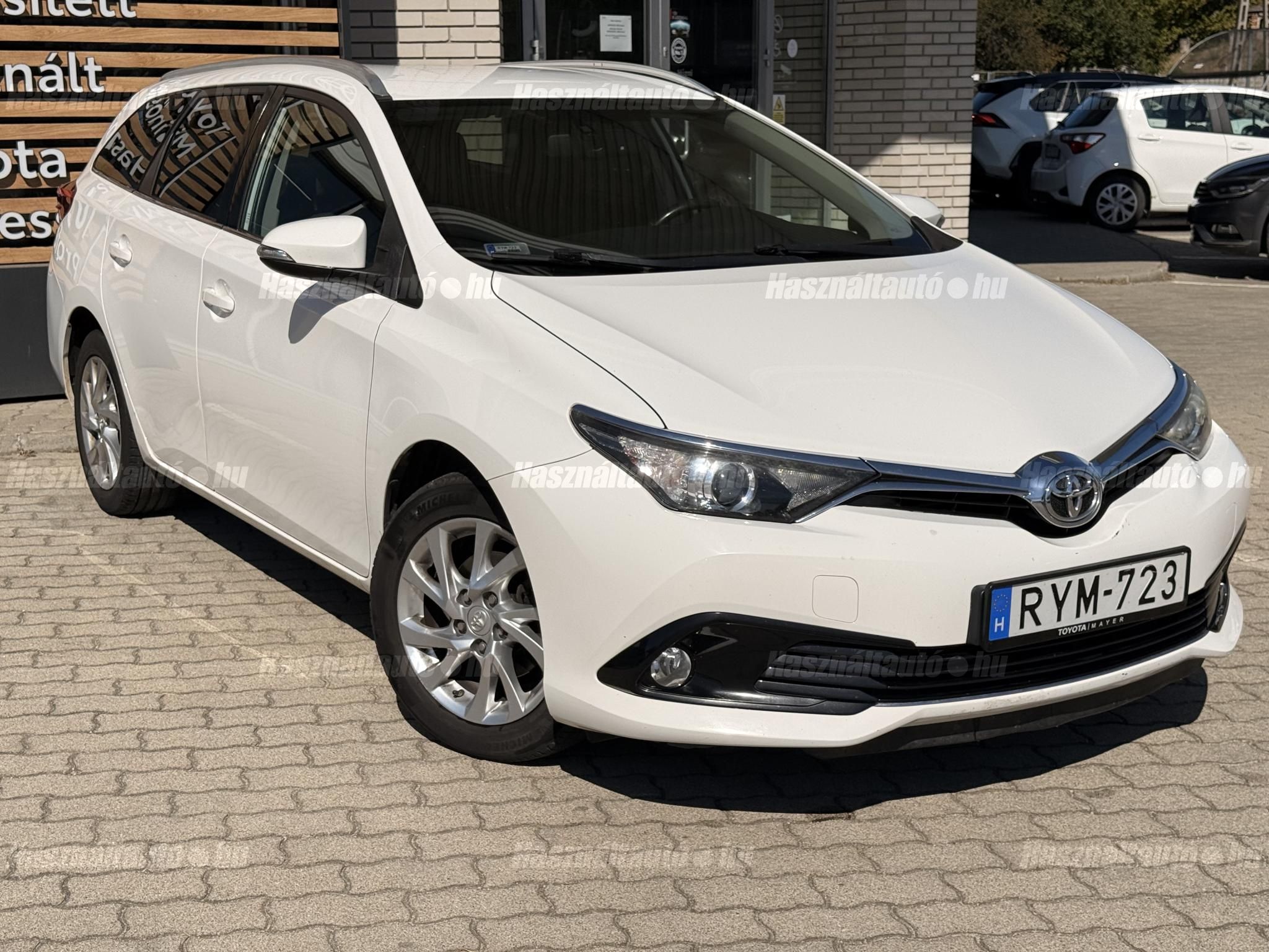TOYOTA AURIS 2016/2 - 1