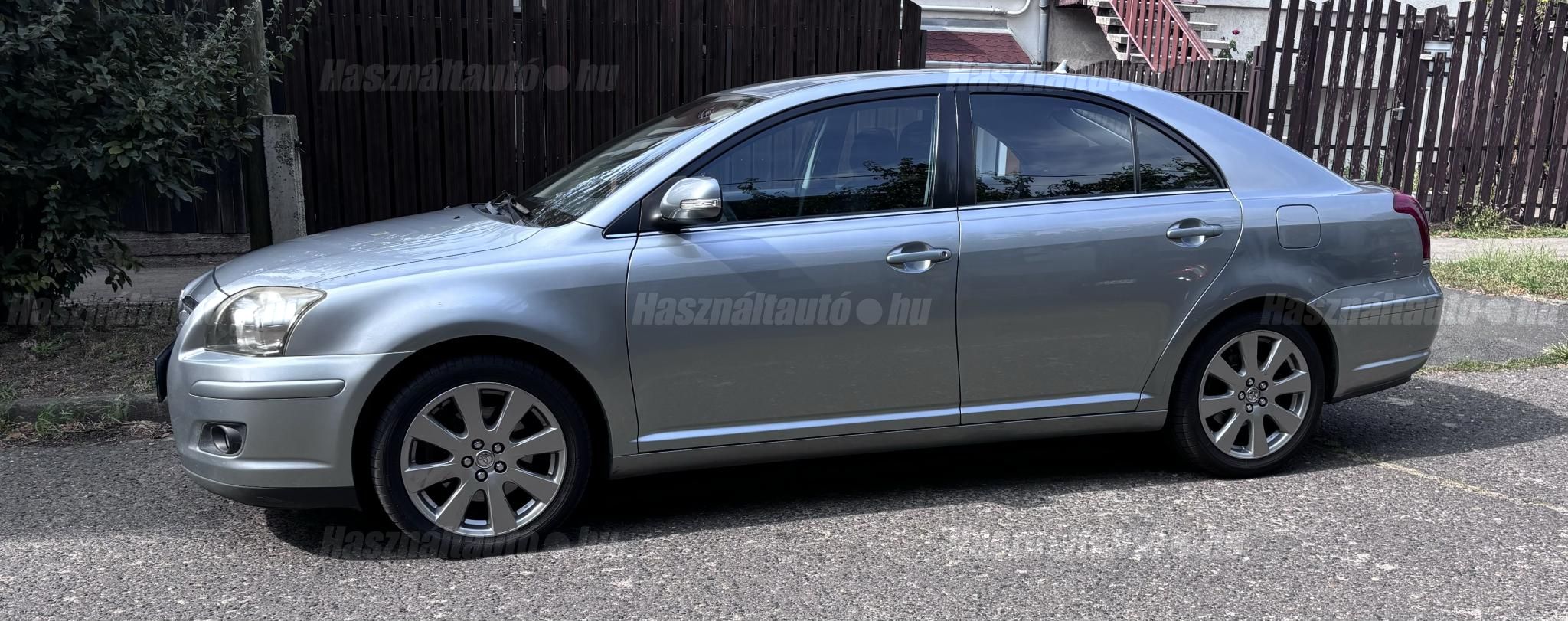 TOYOTA AVENSIS 2009 - 1