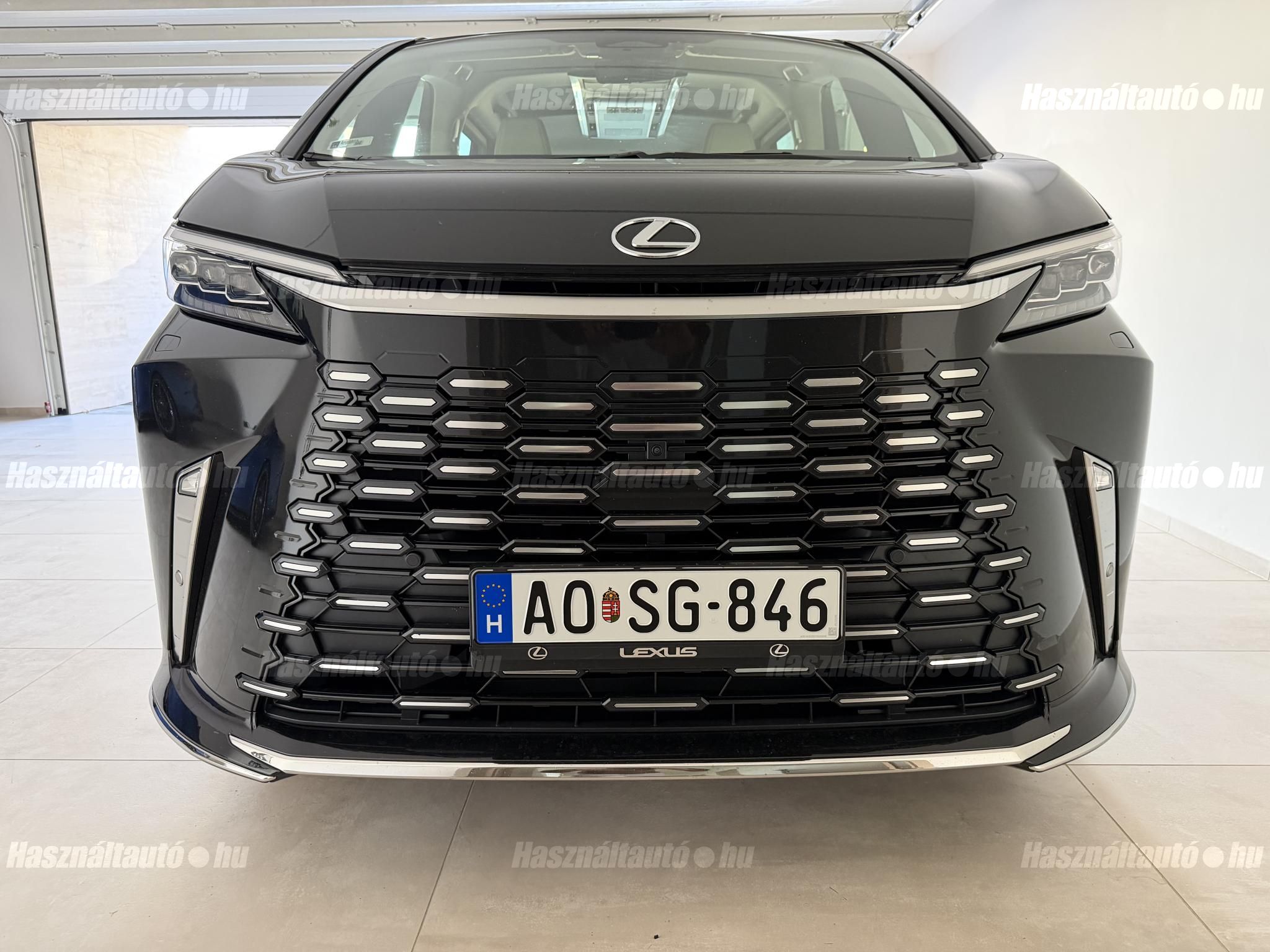 LEXUS LM 2024/6 - 1