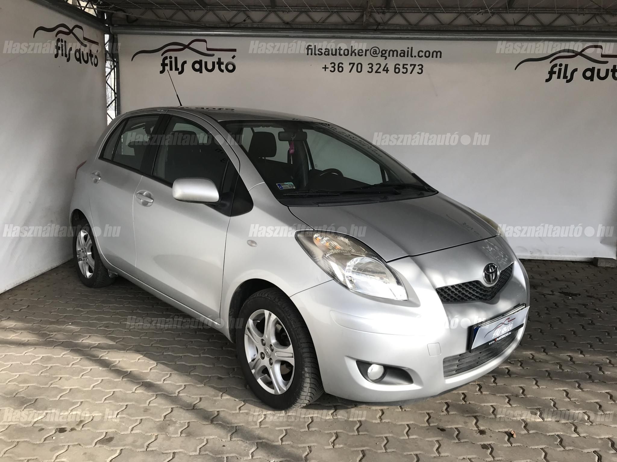TOYOTA YARIS 2011/12 - 1