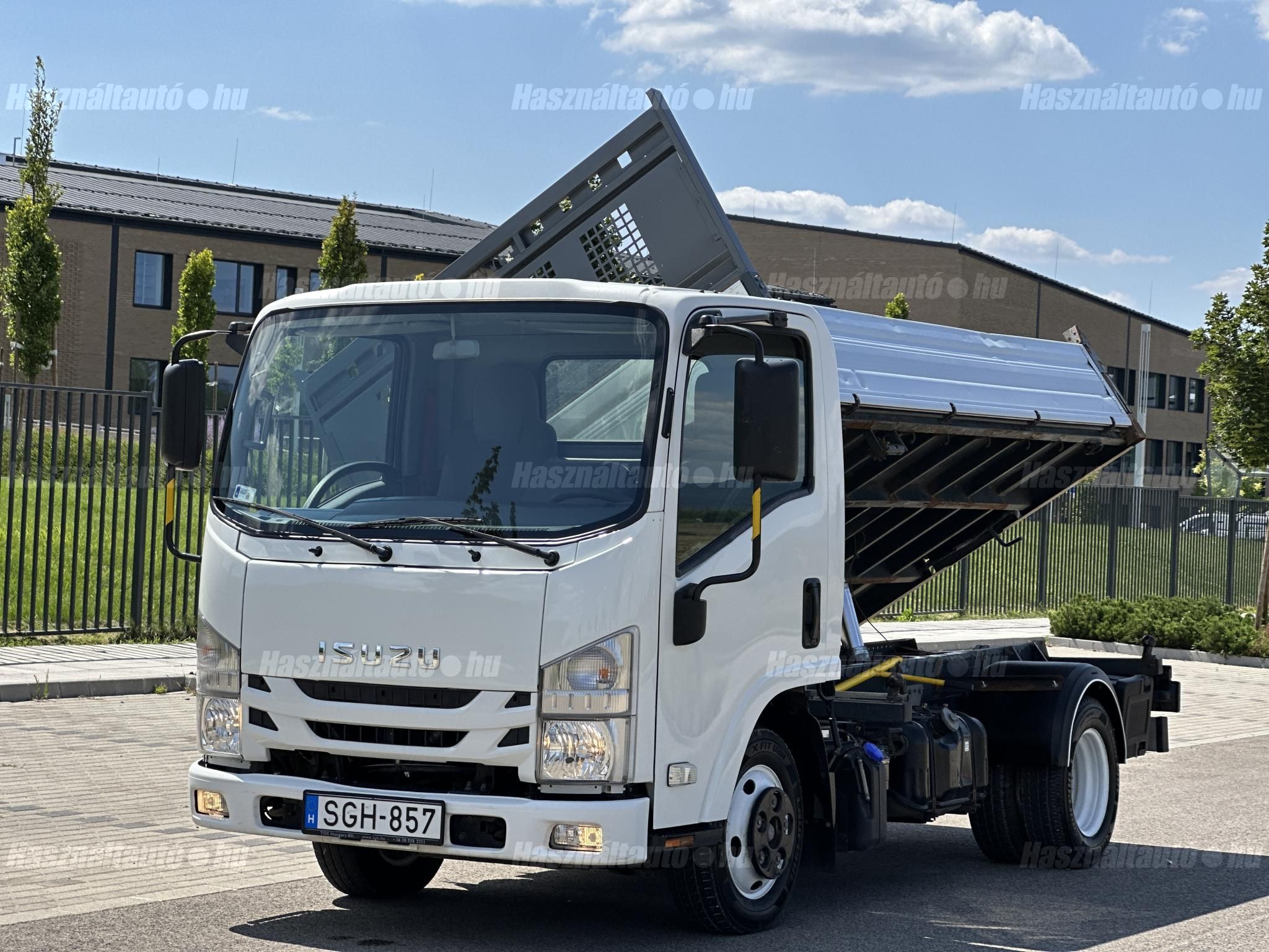 ISUZU N-SZÉRIA 2020/9 - 1