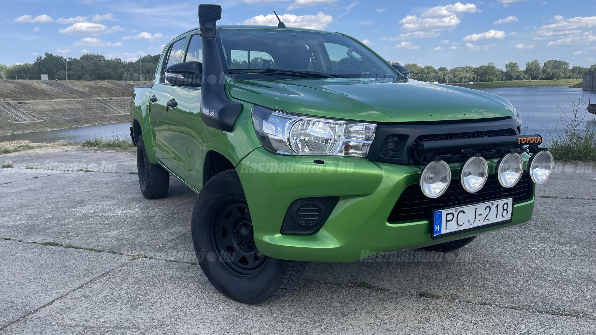 TOYOTA HILUX 2016/7 - 1