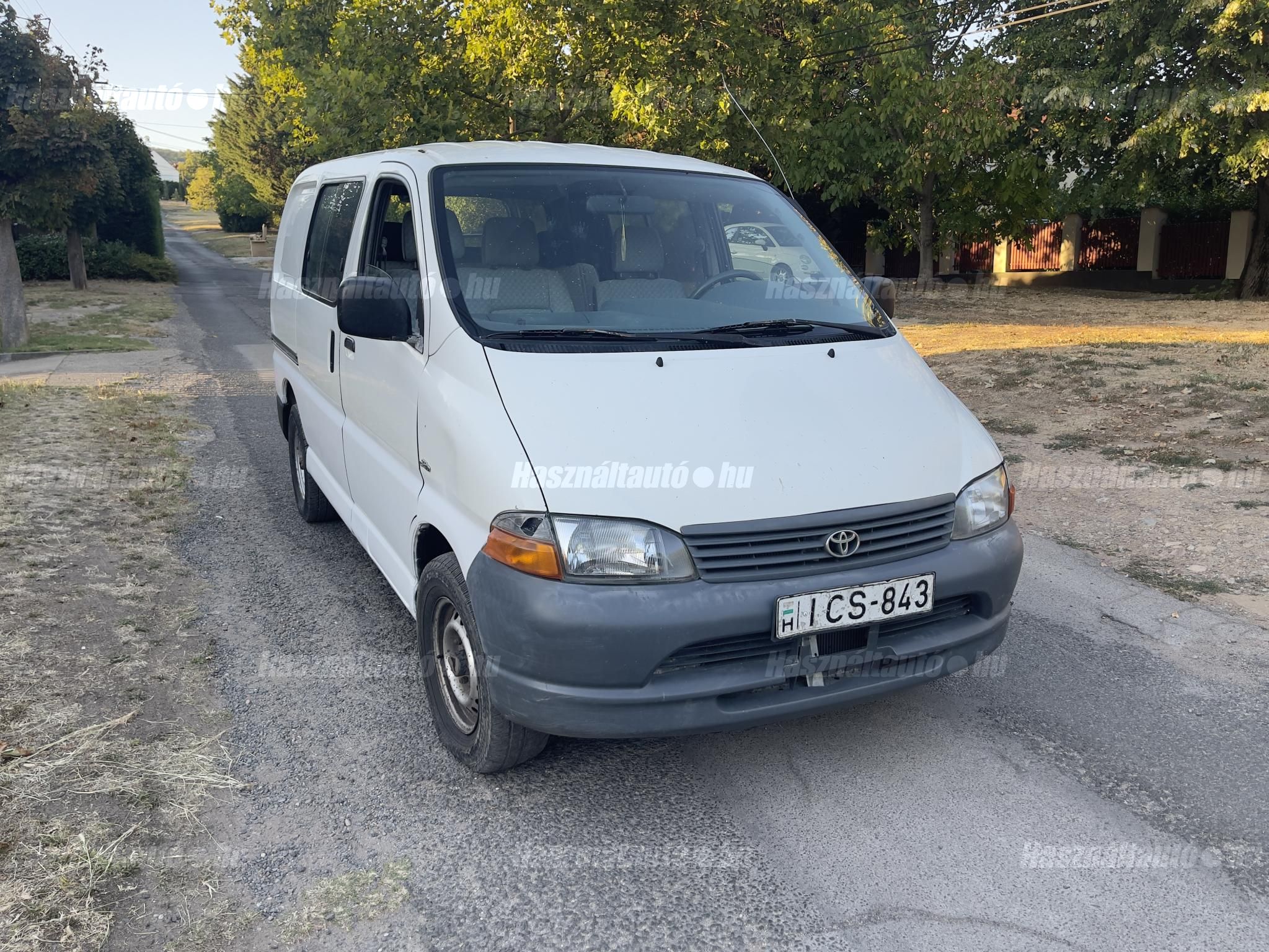 TOYOTA HIACE 2001 - 1