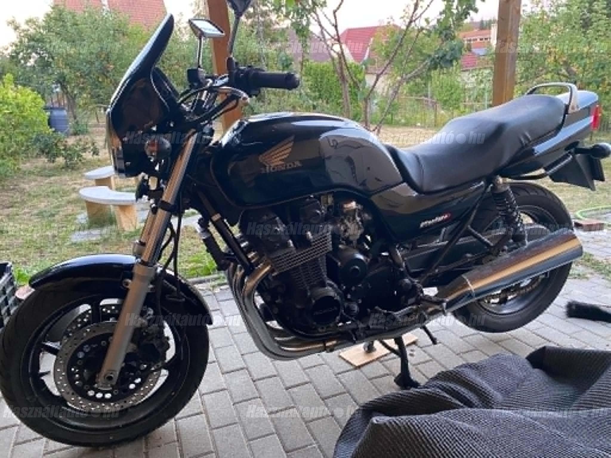 HONDA CB 750 2003/4 - 1