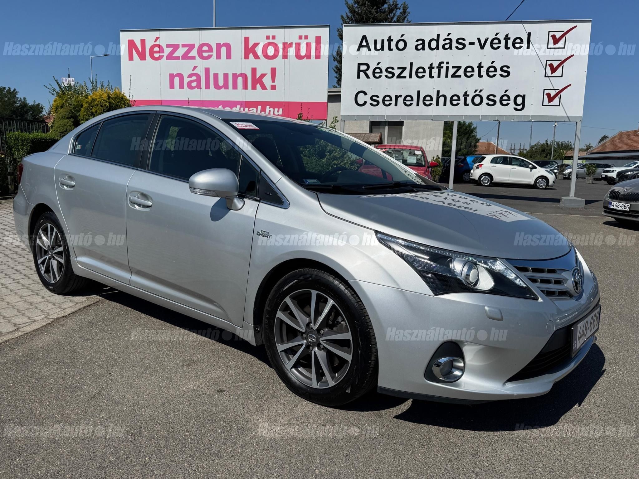 TOYOTA AVENSIS 2012/6 - 1