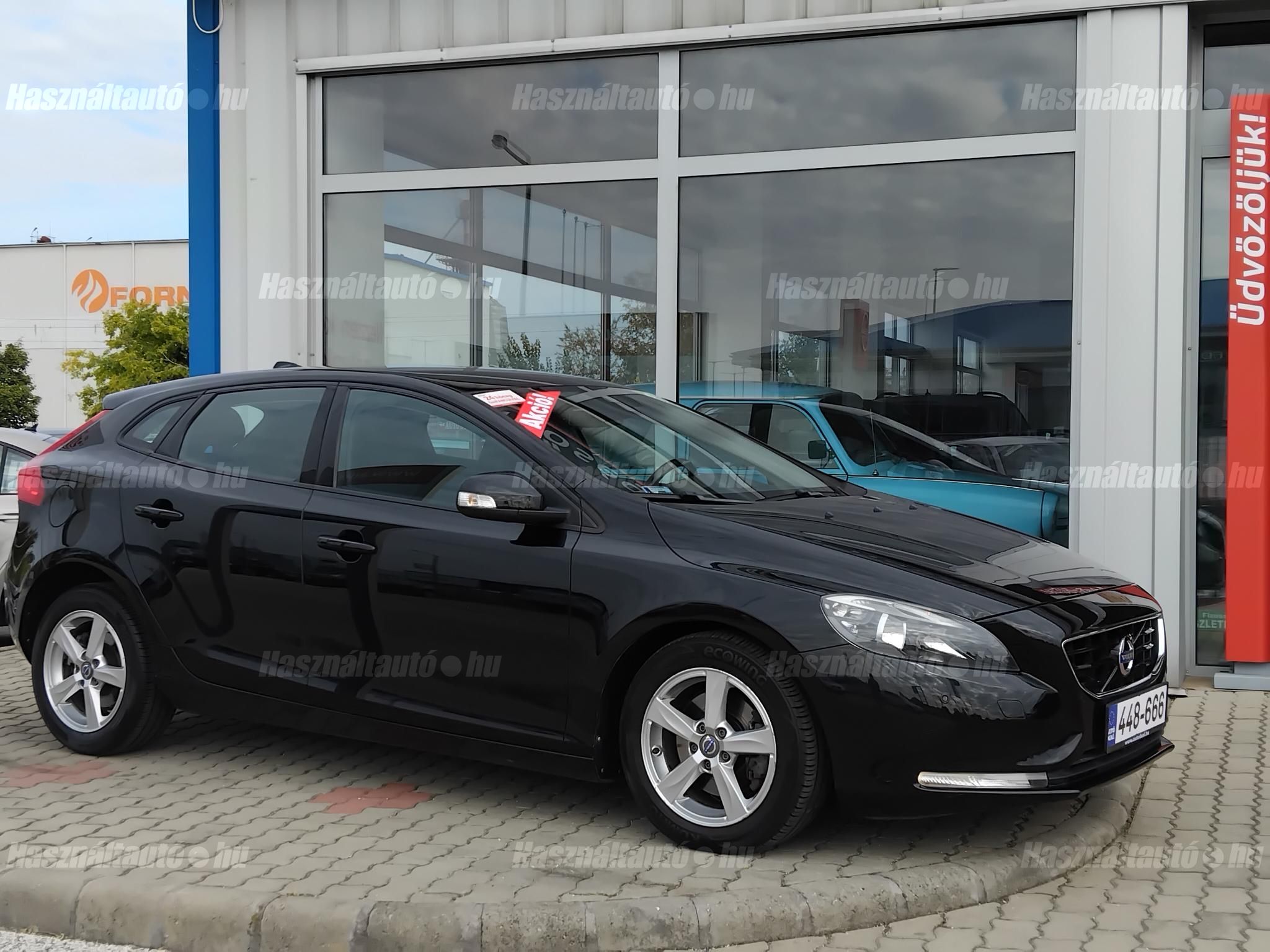 VOLVO V40 2015/4 - 1