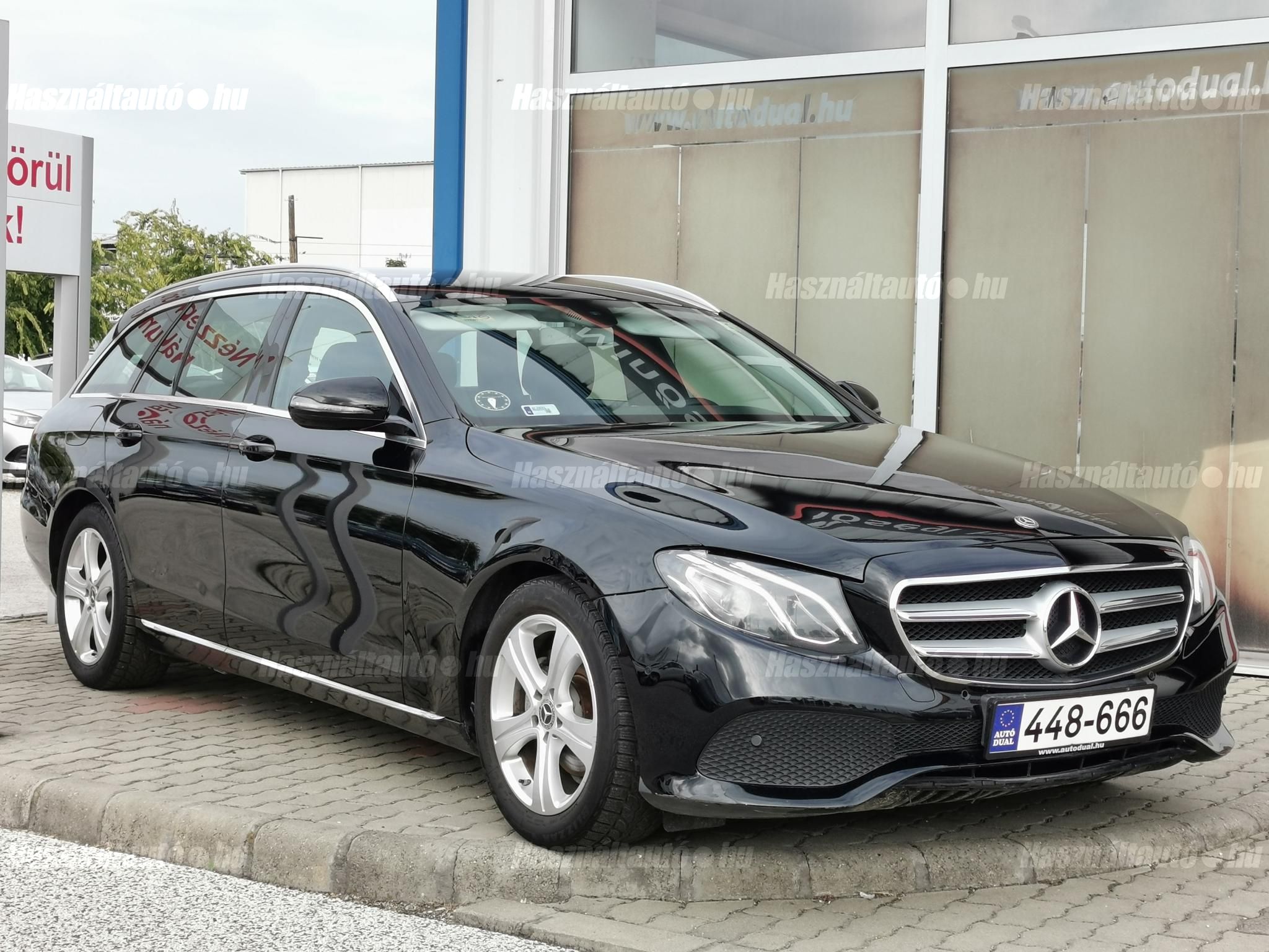 MERCEDES-BENZ E 220 2018/4 - 1