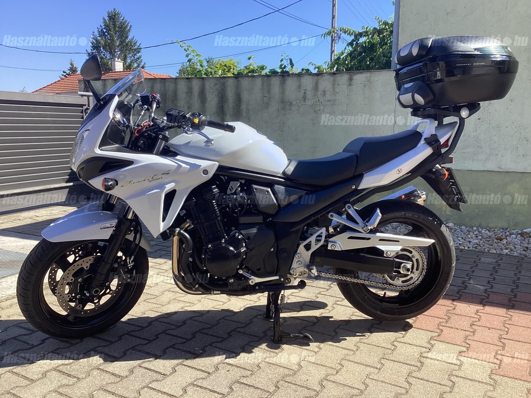 SUZUKI GSF 1250 S (BANDIT) 2016/8 - 1