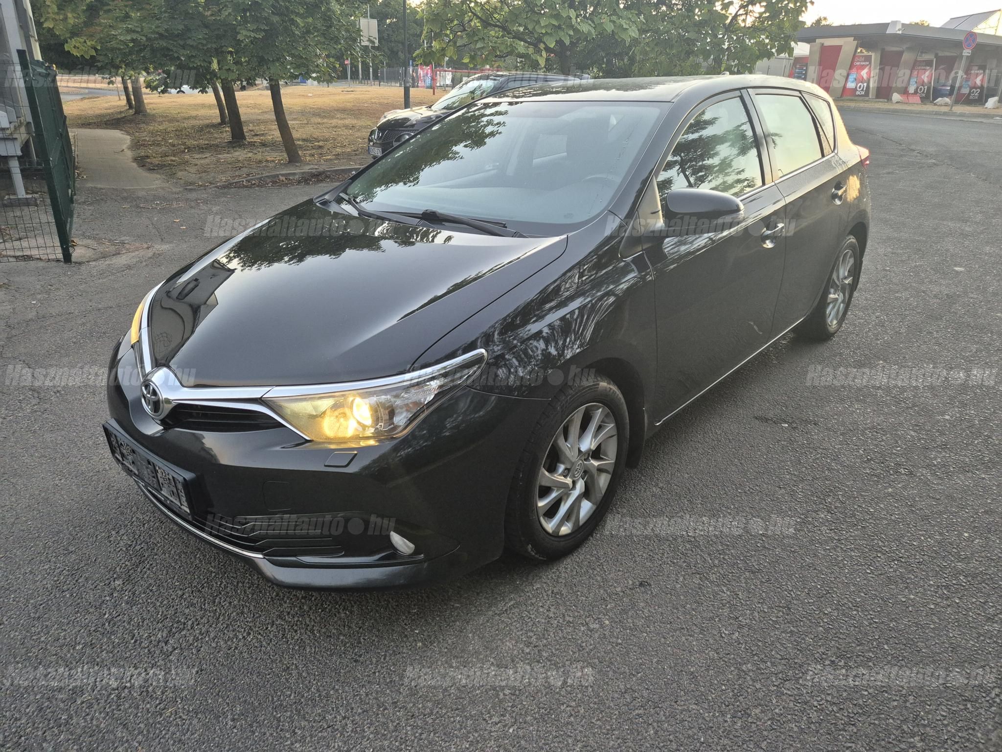 TOYOTA AURIS 2016/6 - 1