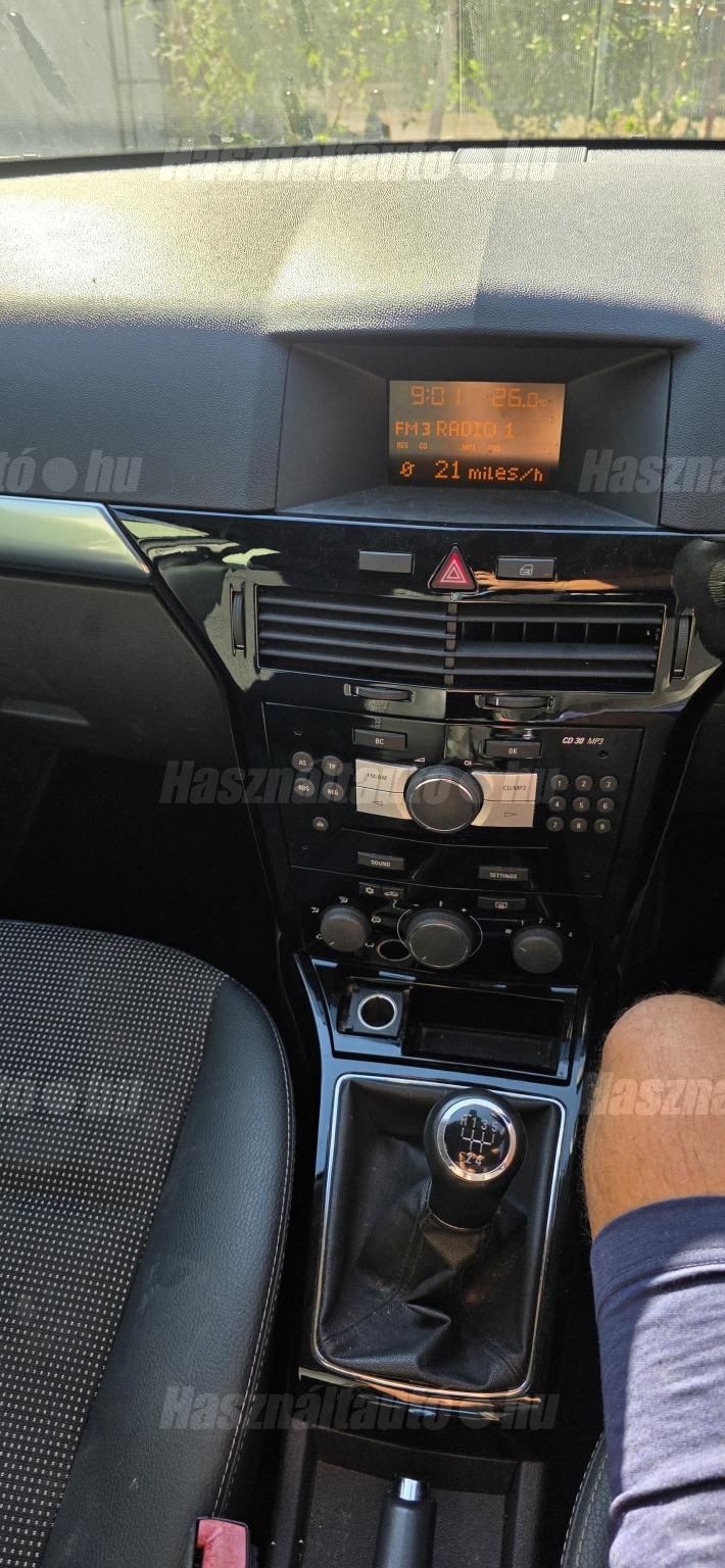 VAUXHALL ASTRA 2010/10 - 1