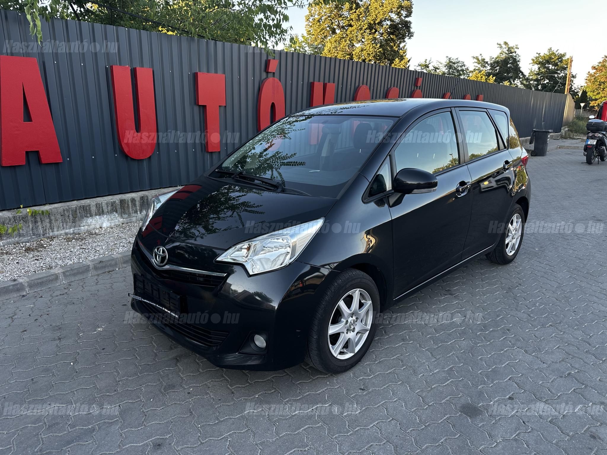 TOYOTA VERSO-S 2011/11 - 1