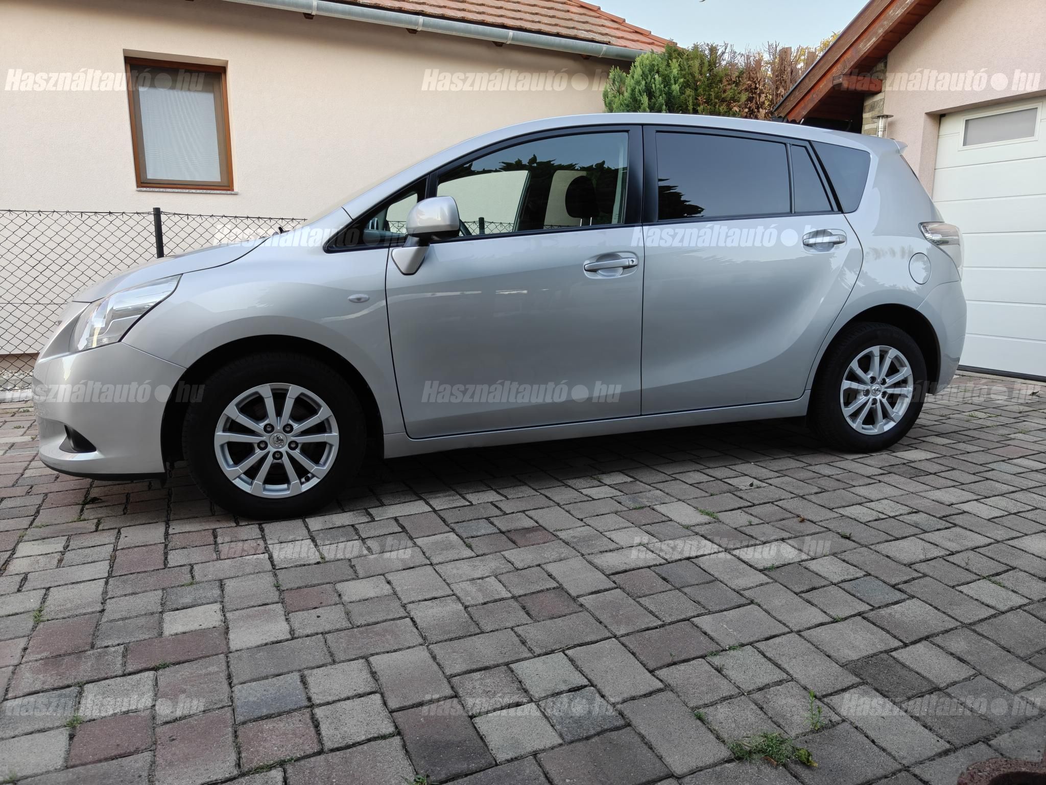 TOYOTA VERSO 2012/7 - 1
