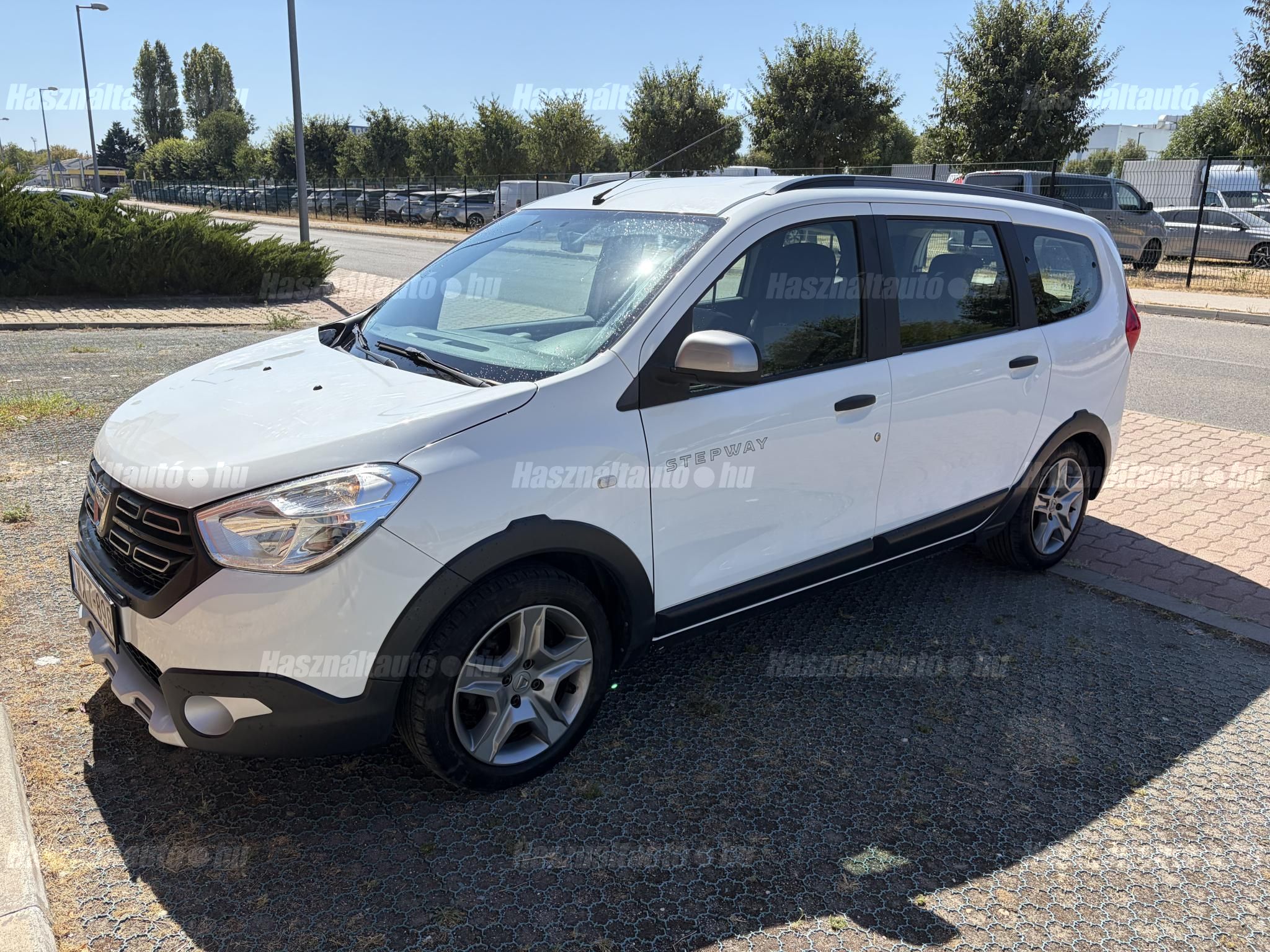 DACIA LODGY 2019/12 - 1
