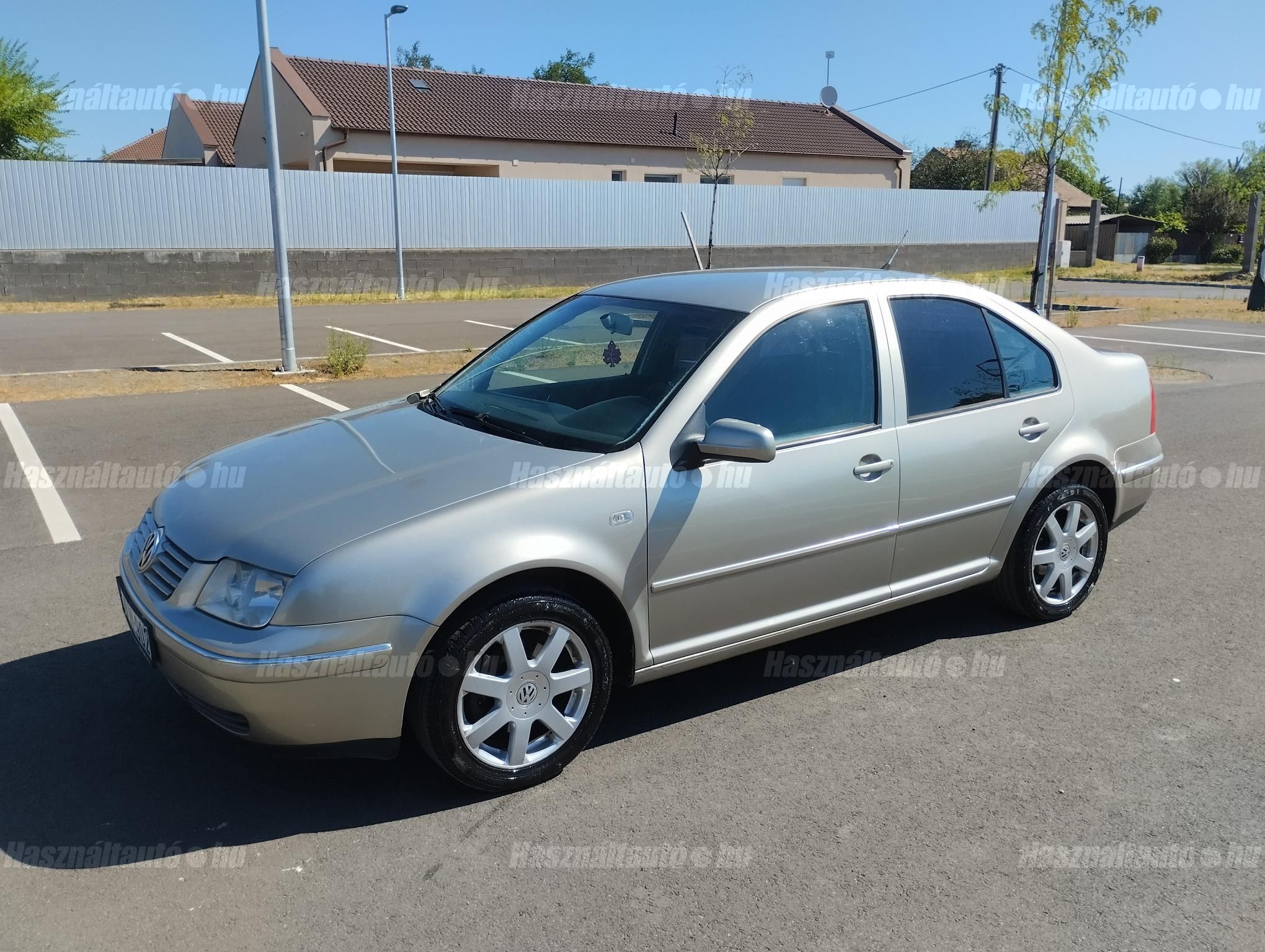 VOLKSWAGEN BORA 2005 - 1