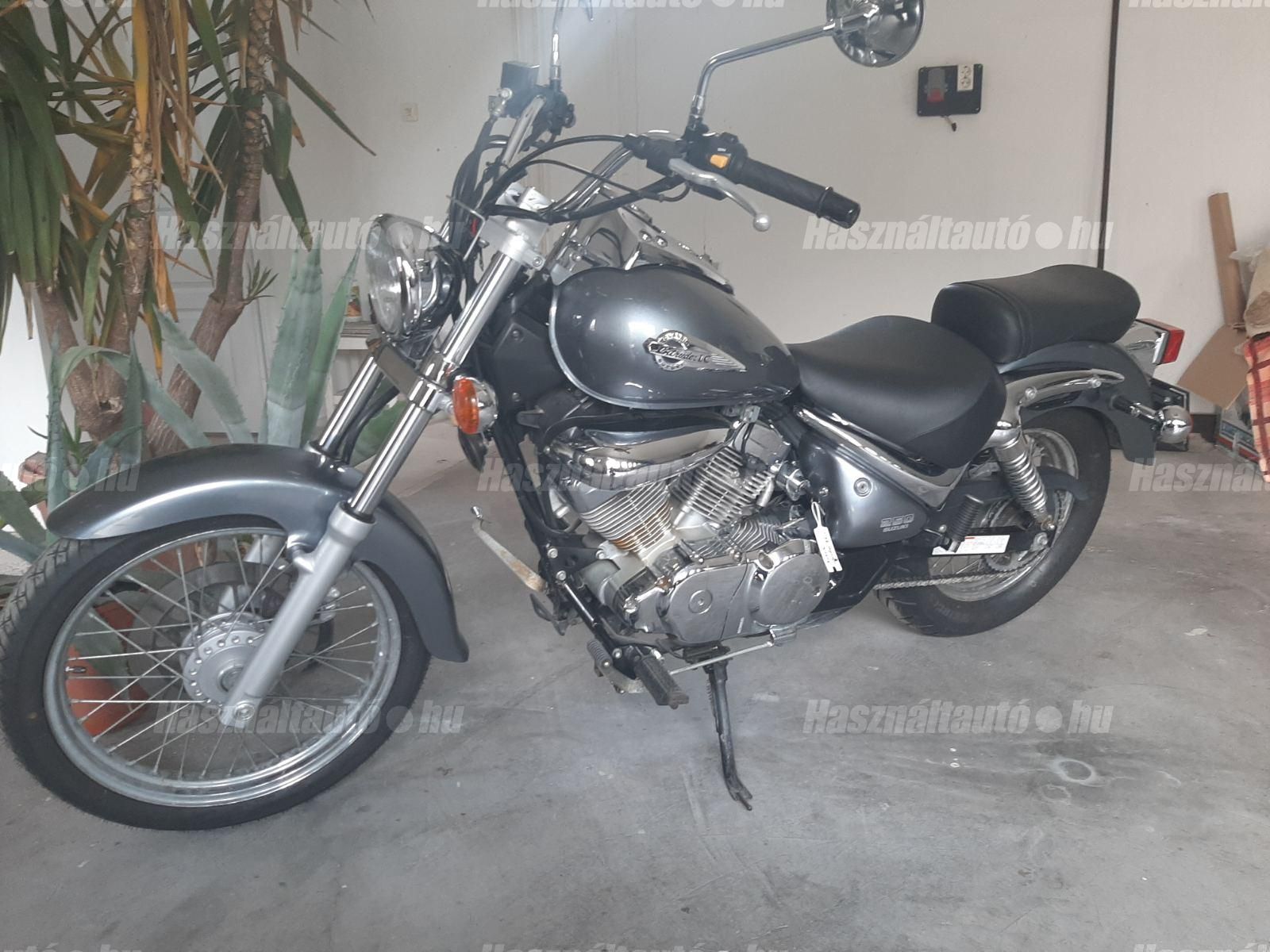 SUZUKI VL 250 (INTRUDER) 2007/8 - 1