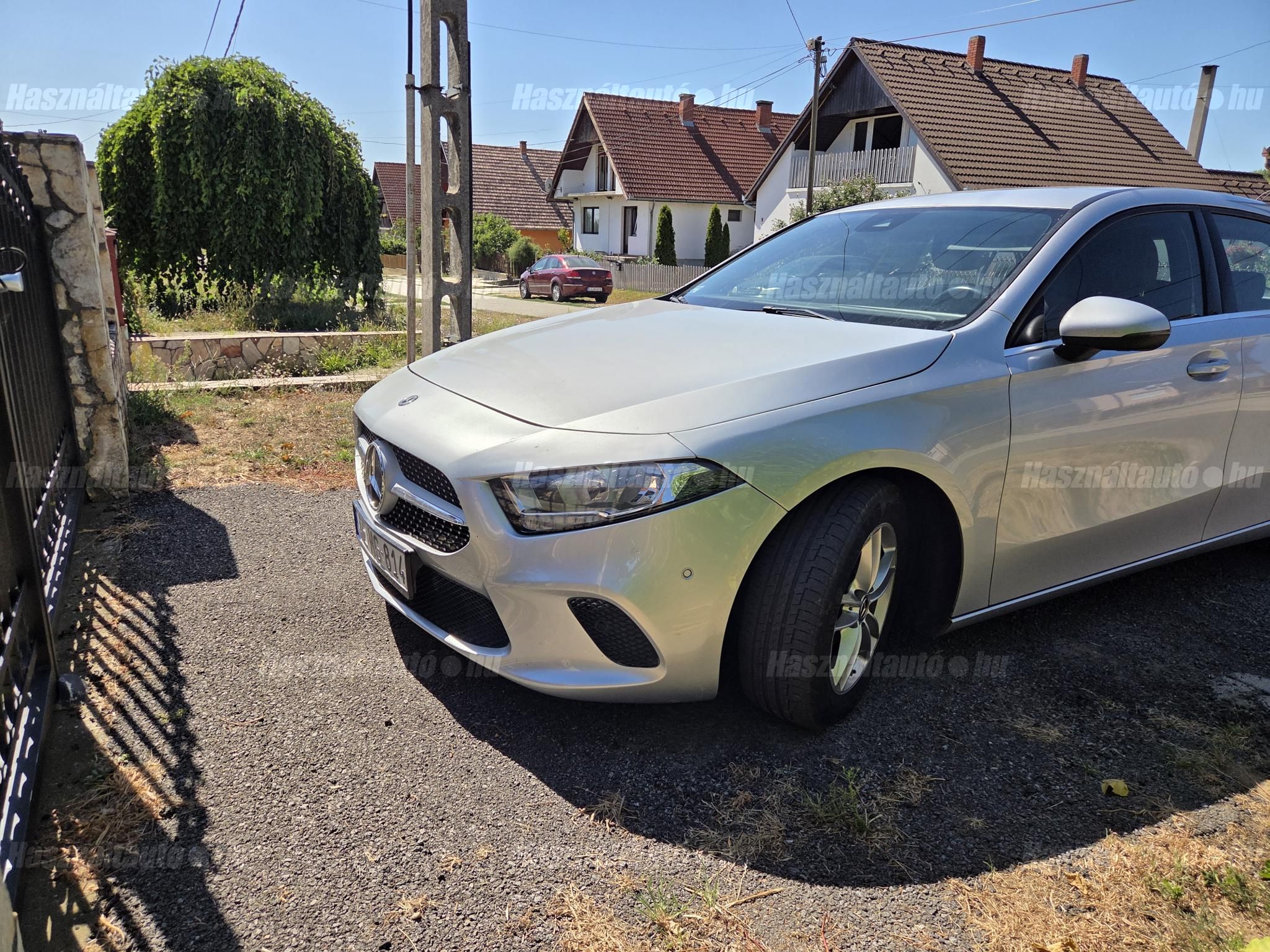MERCEDES-BENZ A 180 2019/2 - 1