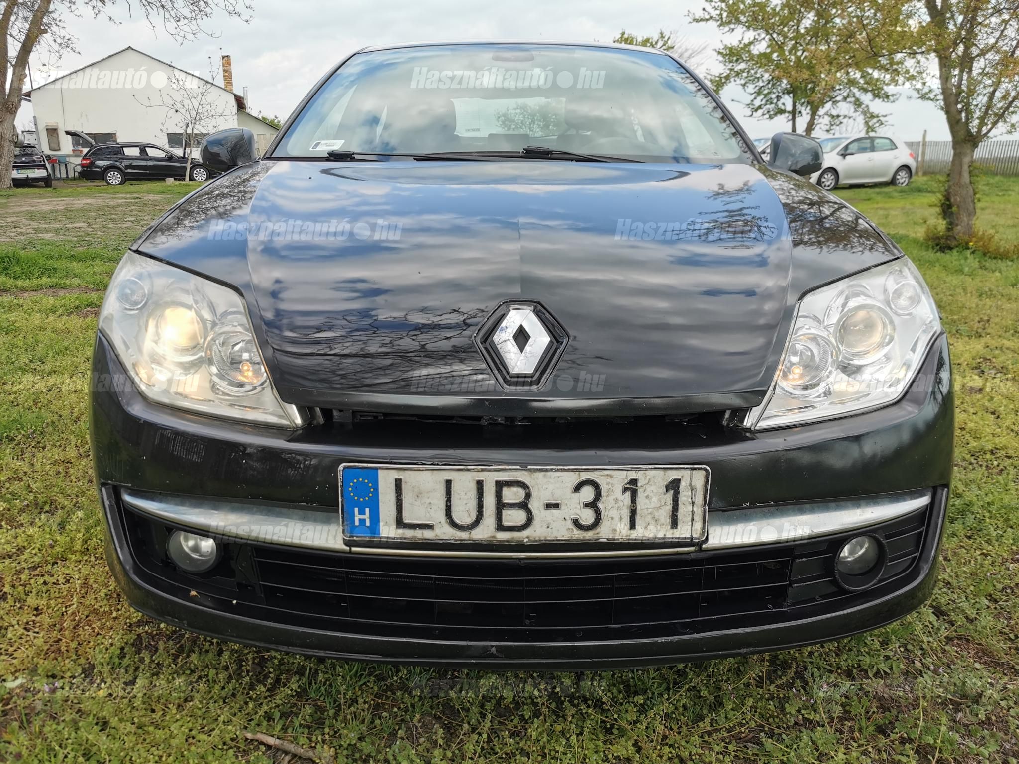 RENAULT LAGUNA 2010/11 - 1