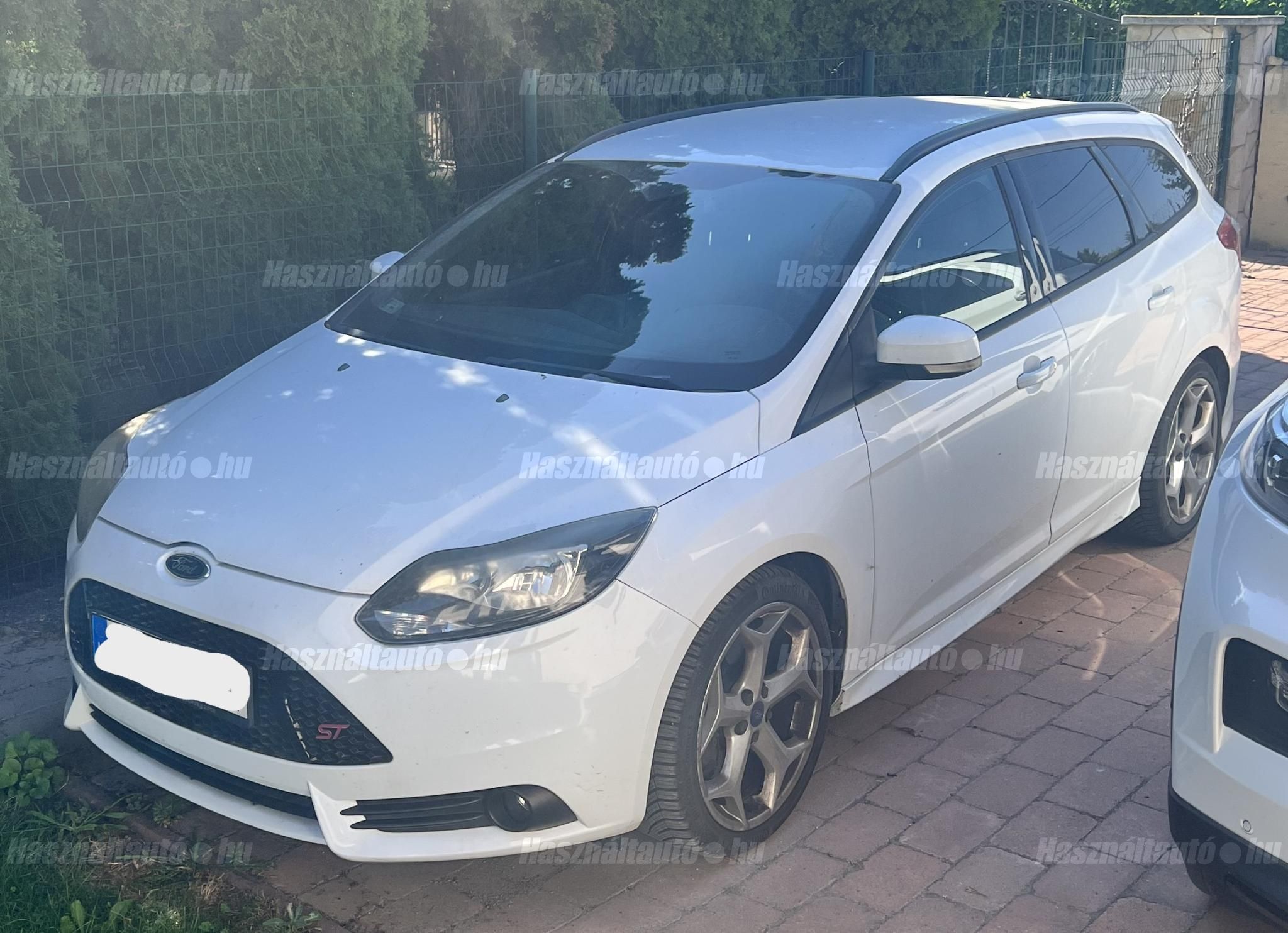 FORD FOCUS 2014/5 - 1