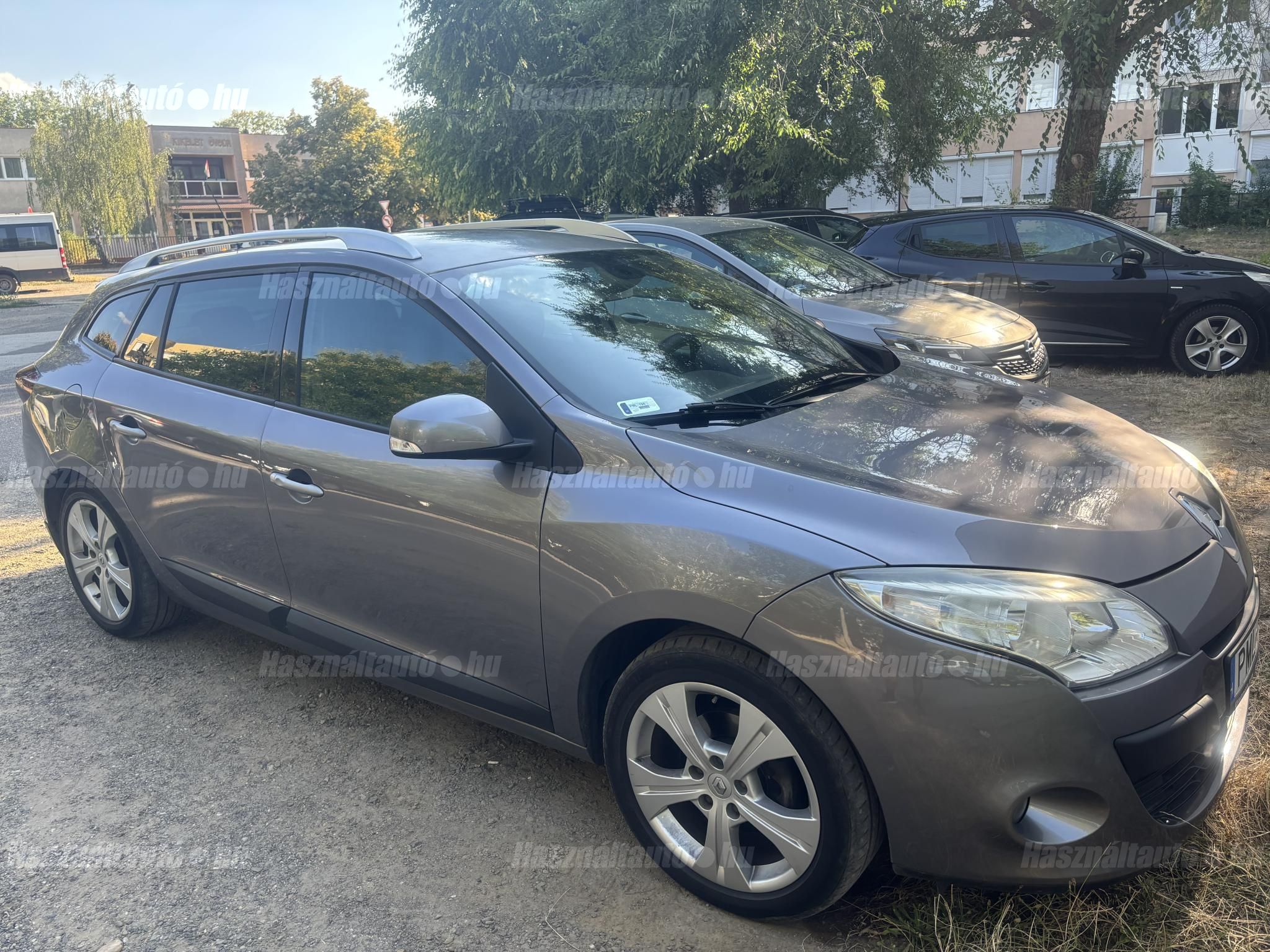 RENAULT MEGANE 2010/3 - 1