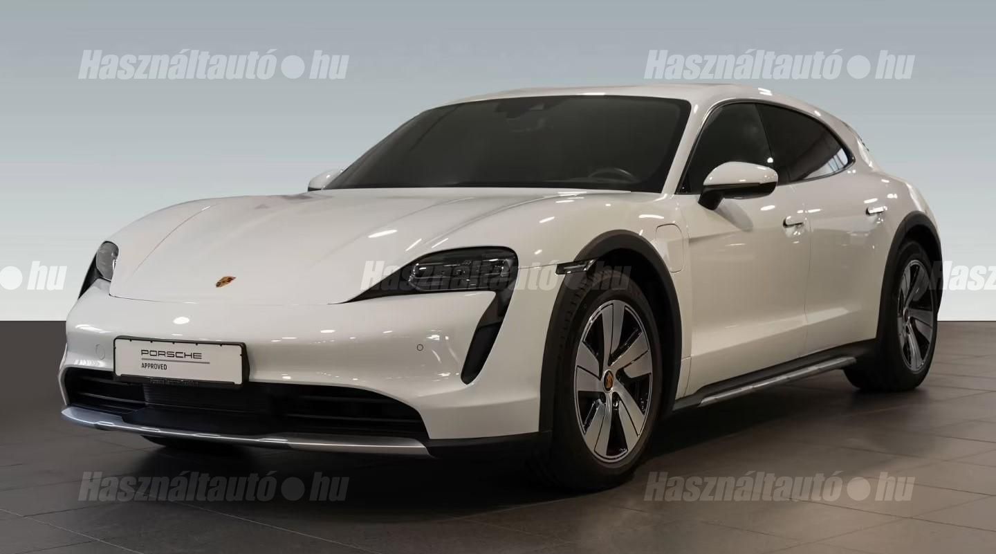PORSCHE TAYCAN 2021/11 - 1