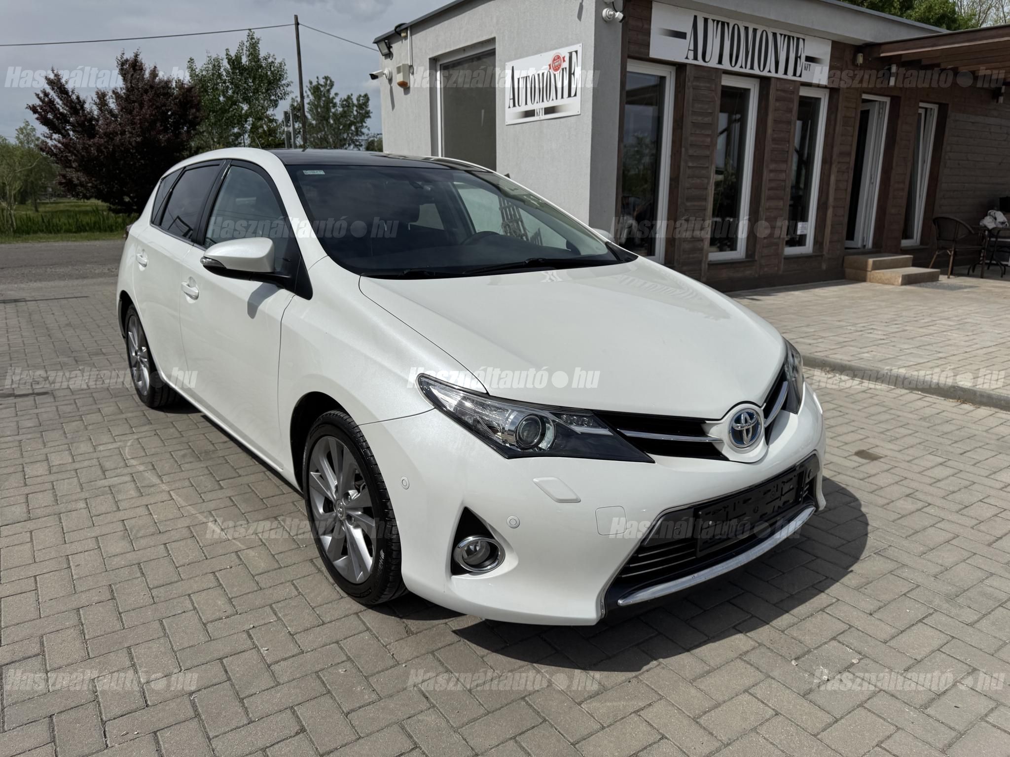 TOYOTA AURIS 2012/11 - 1
