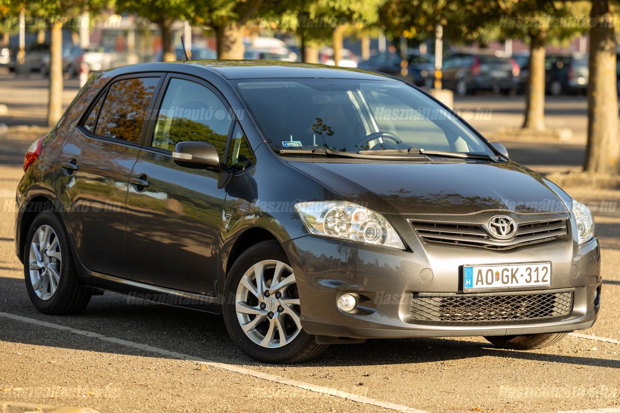 TOYOTA AURIS 2011/9 - 1