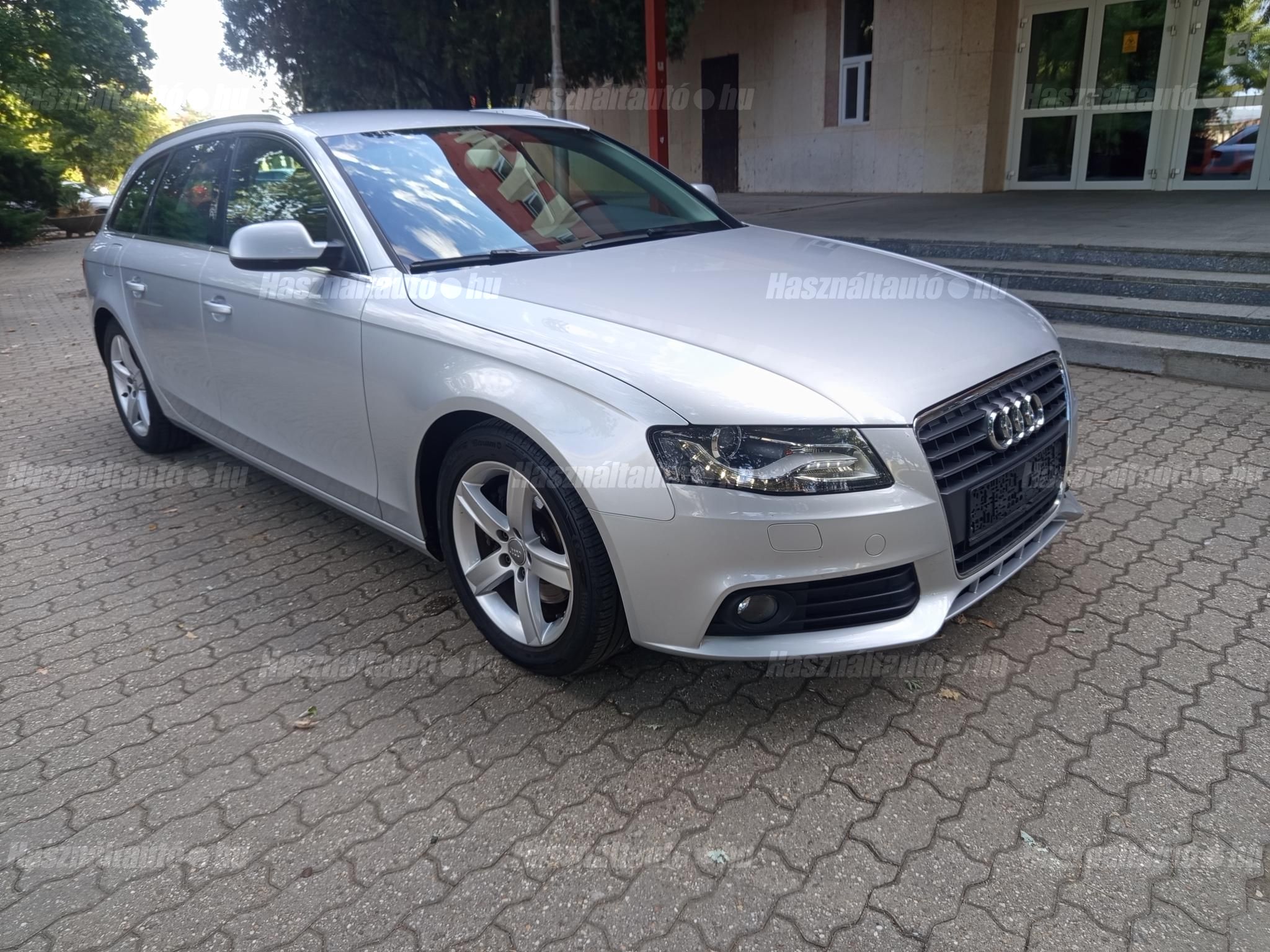 AUDI A4 2012/5 - 1