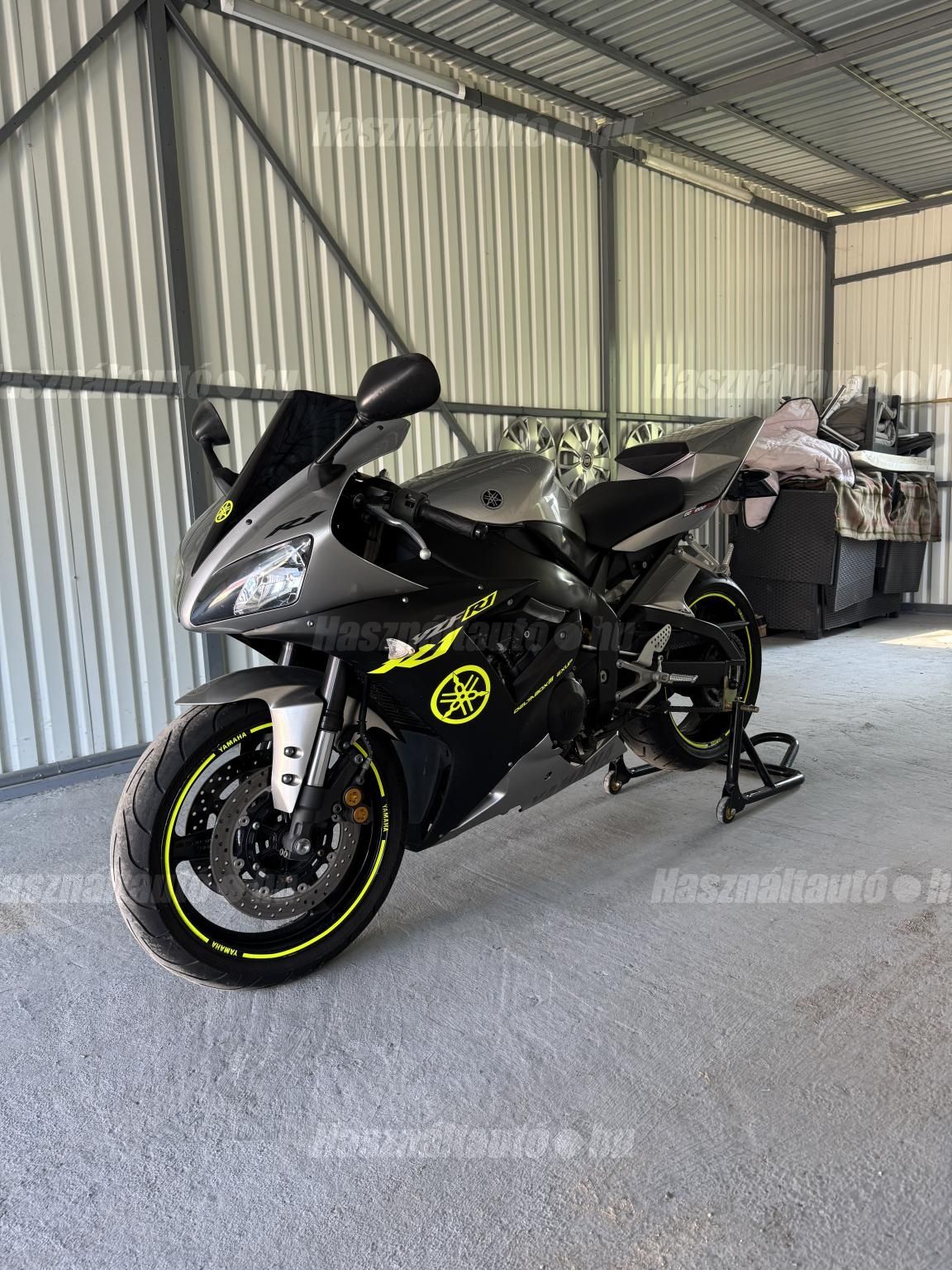 YAMAHA YZF R1 2003/6 - 1