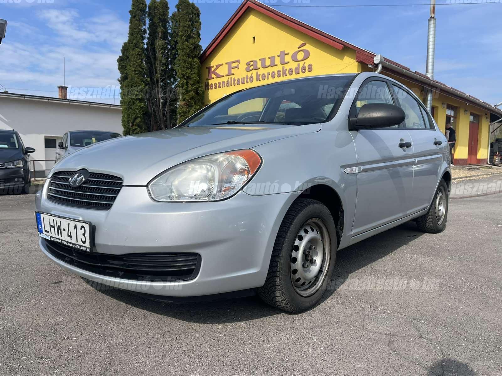 HYUNDAI ACCENT 2008/9 - 1