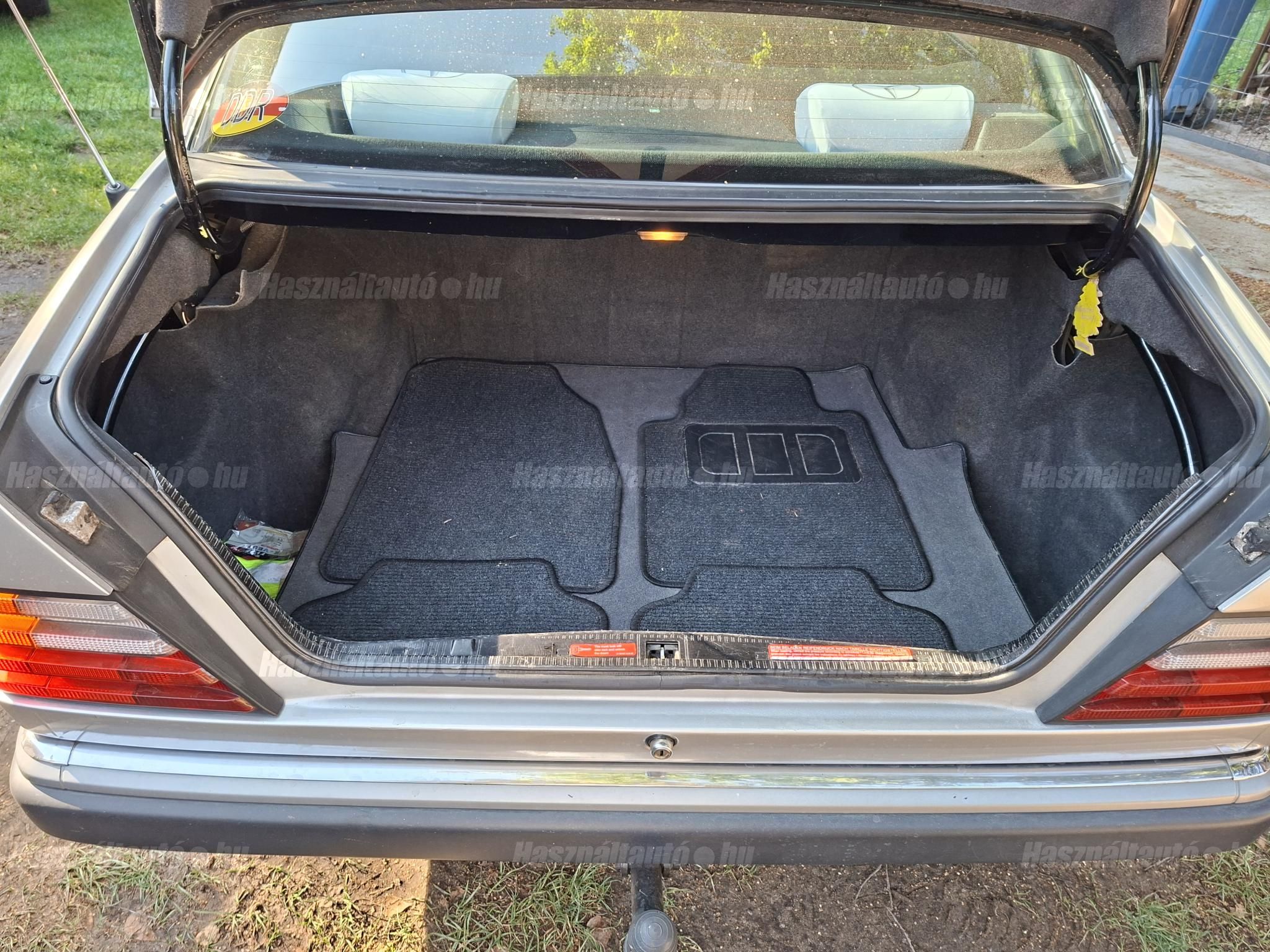 MERCEDES-BENZ W 124 1992/3 - 1