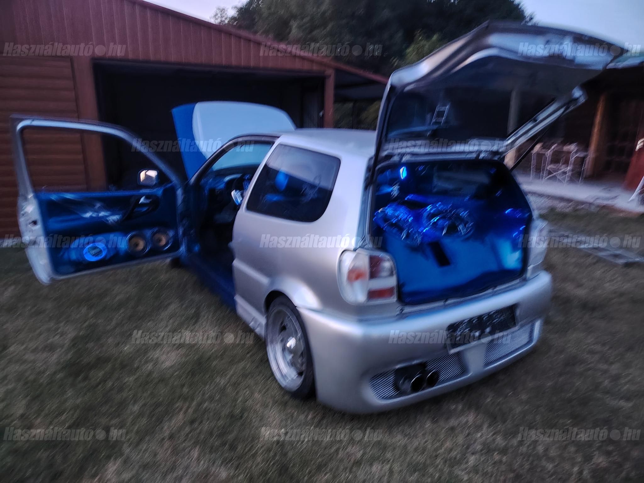 VOLKSWAGEN POLO 1999/8 - 1