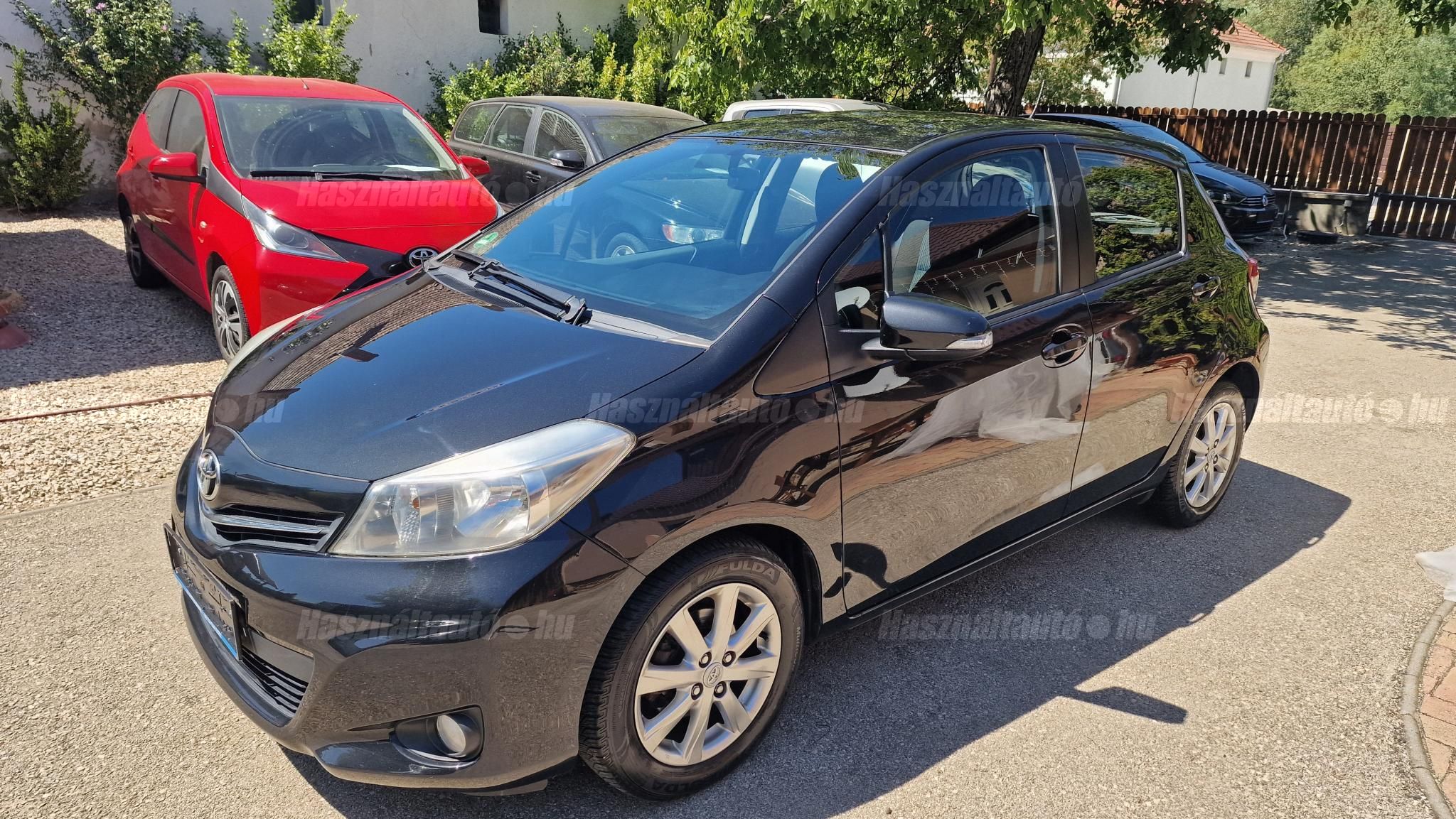 TOYOTA YARIS 2012/10 - 1