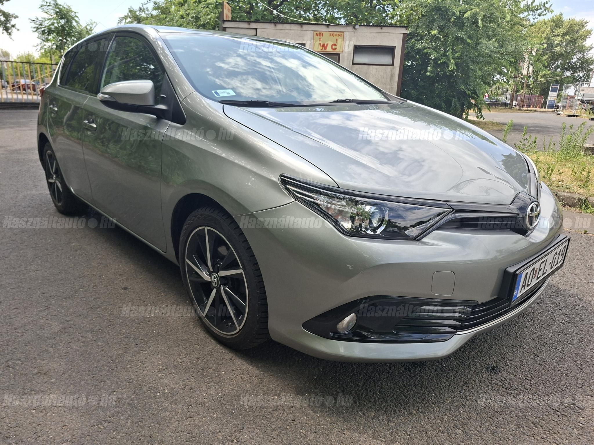 TOYOTA AURIS 2018/12 - 1